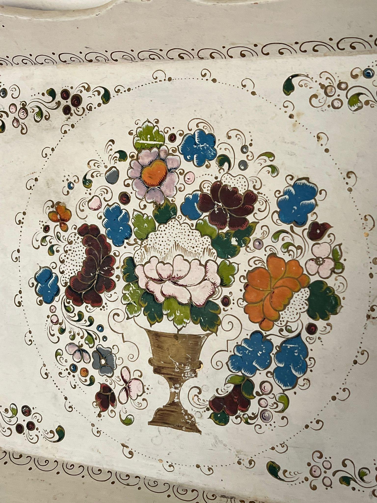 Bandeja de servir decorativa vintage pintada a mano. en venta 2