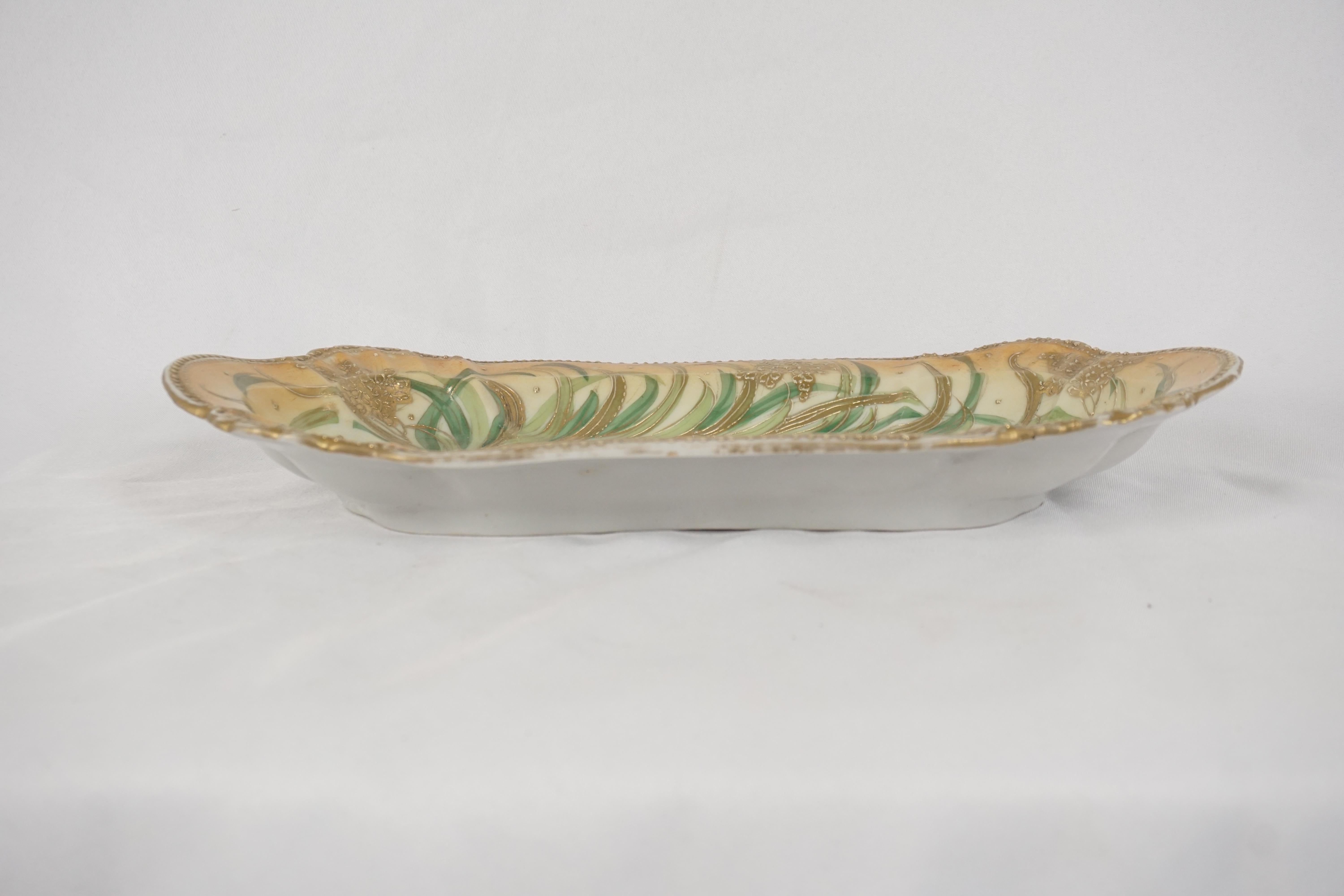 Vintage Hand Painted Dish, Rectangular Dish With Gold Leaf, Japan 1910, B49 In Good Condition In Vancouver, BC