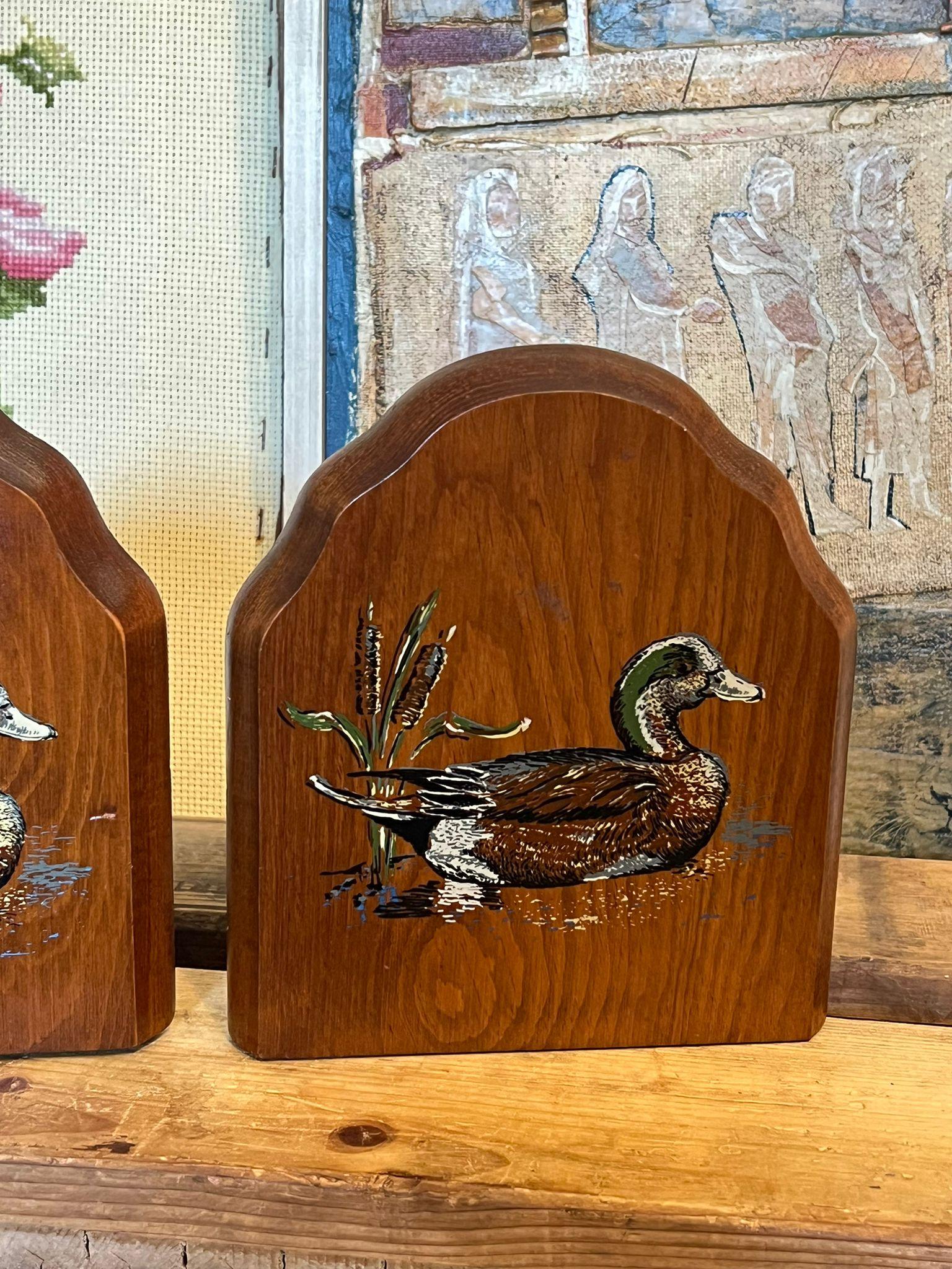 Sujetalibros vintage pintado a mano con motivos de patos Madera en venta