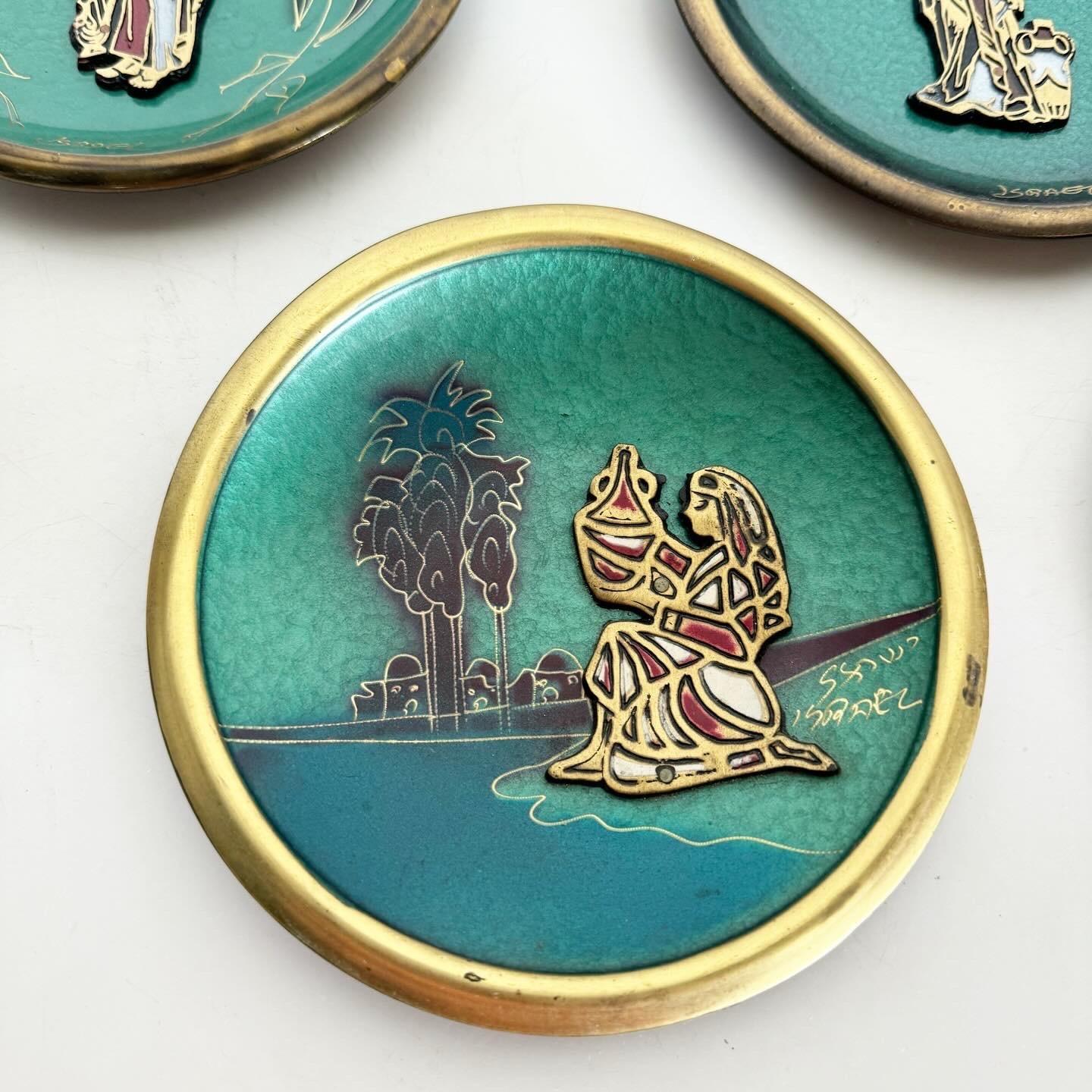 Vintage Hand Painted Green and Brass Israeli Decorative Plates - Set of 4 In Good Condition For Sale In Delray Beach, FL