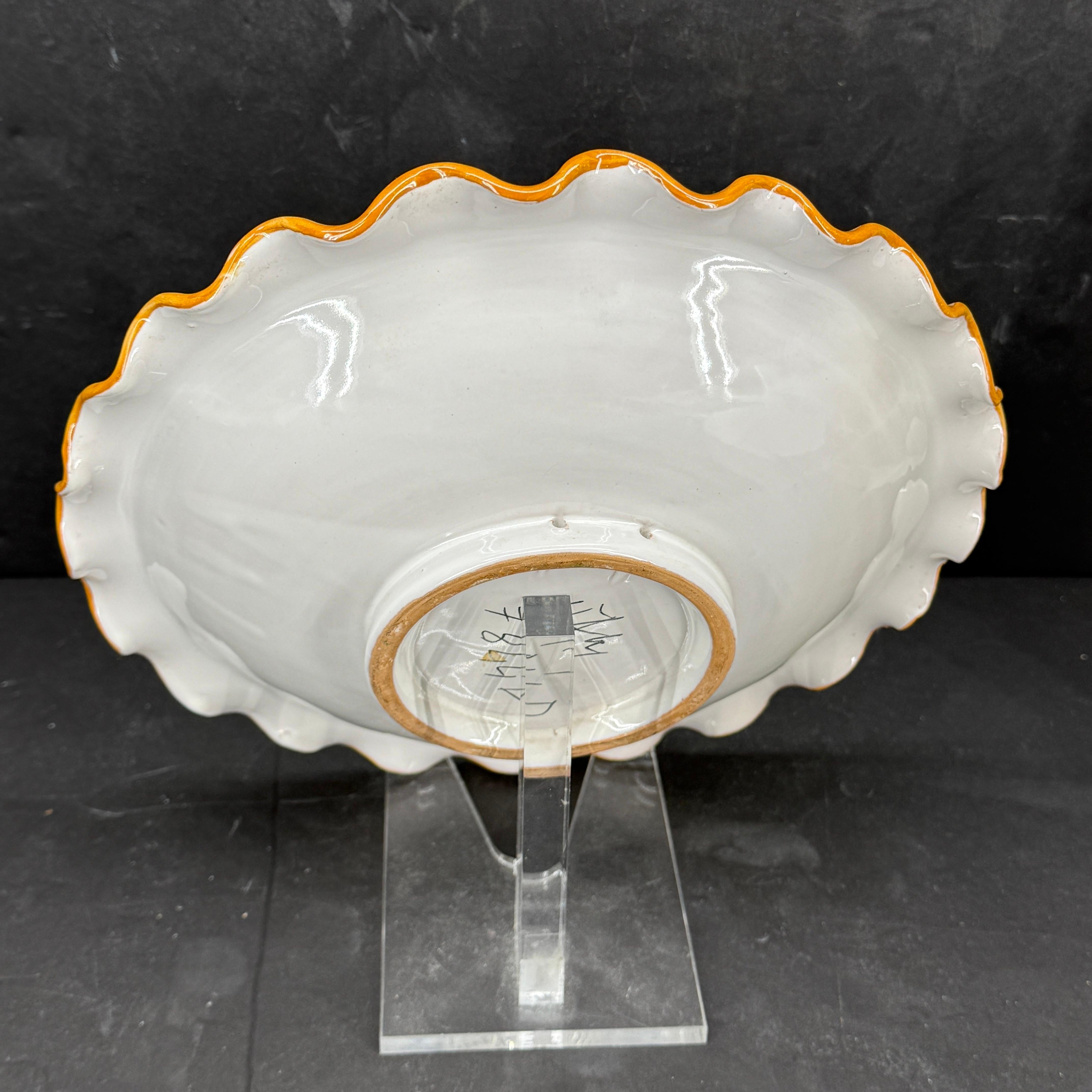20ième siècle Bol en céramique italienne peint à la main en vente