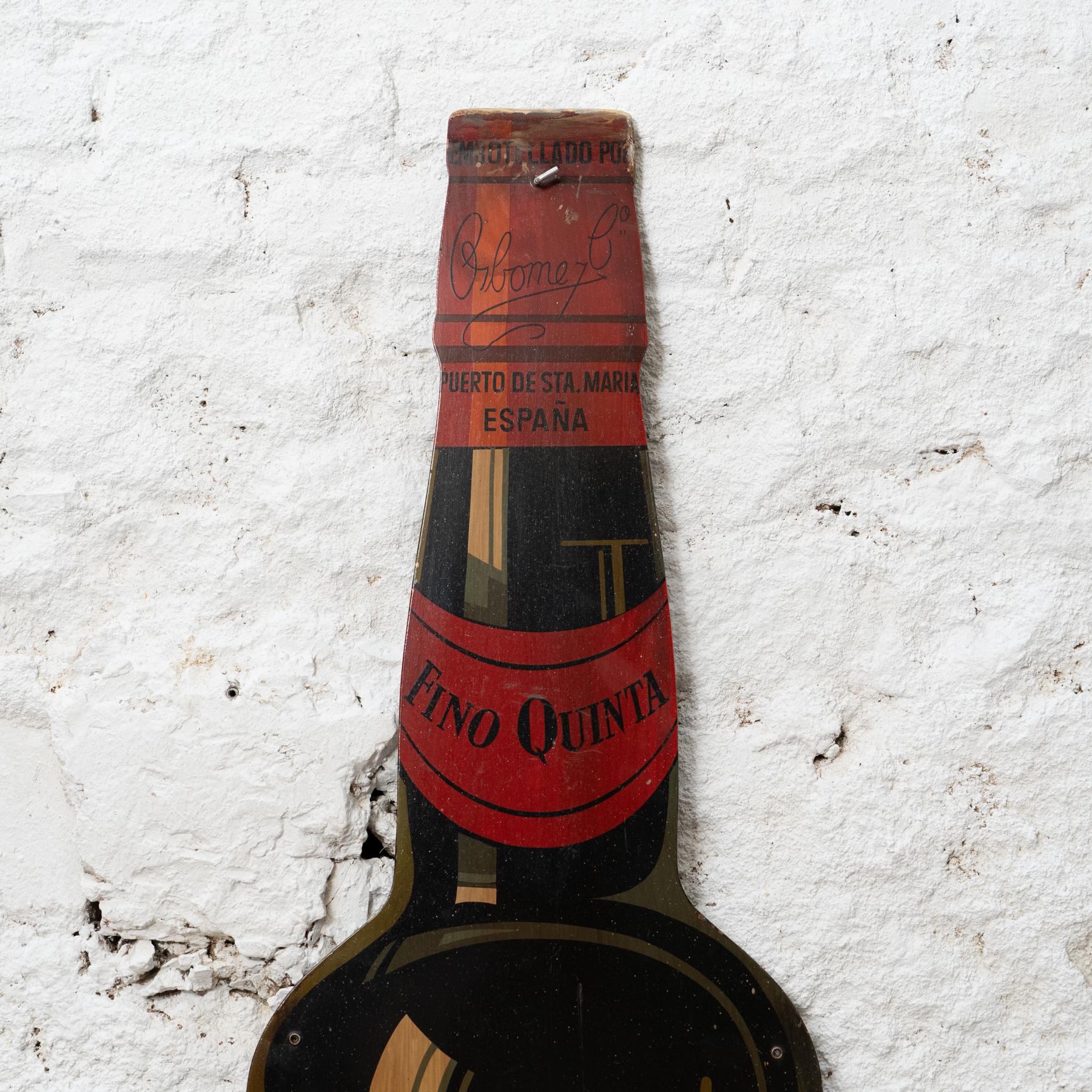 Vintage Hand-Painted Osborne Wood Sign: 'Fino Quinta' In Good Condition For Sale In Barcelona, ES