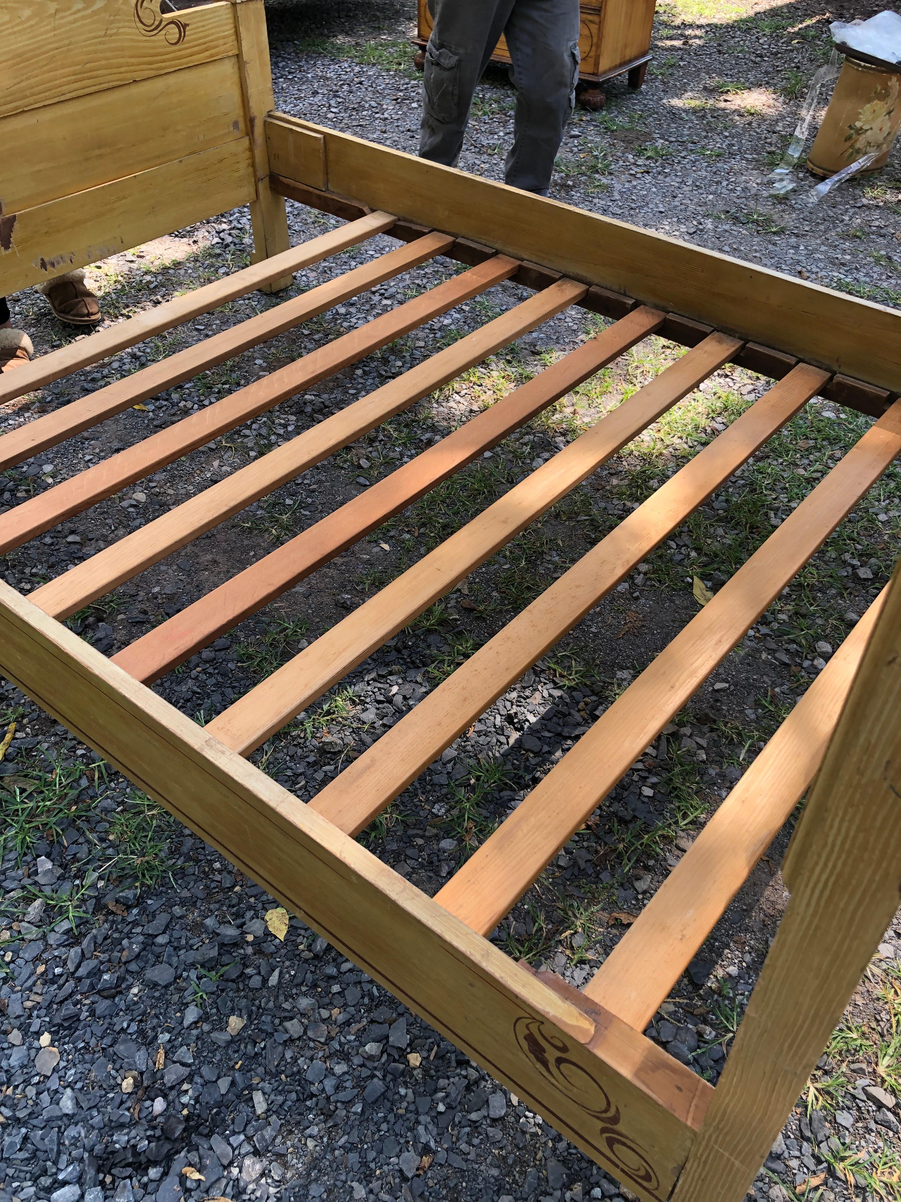 Vintage Hand Painted Pine Amish Bed Frame For Sale 1