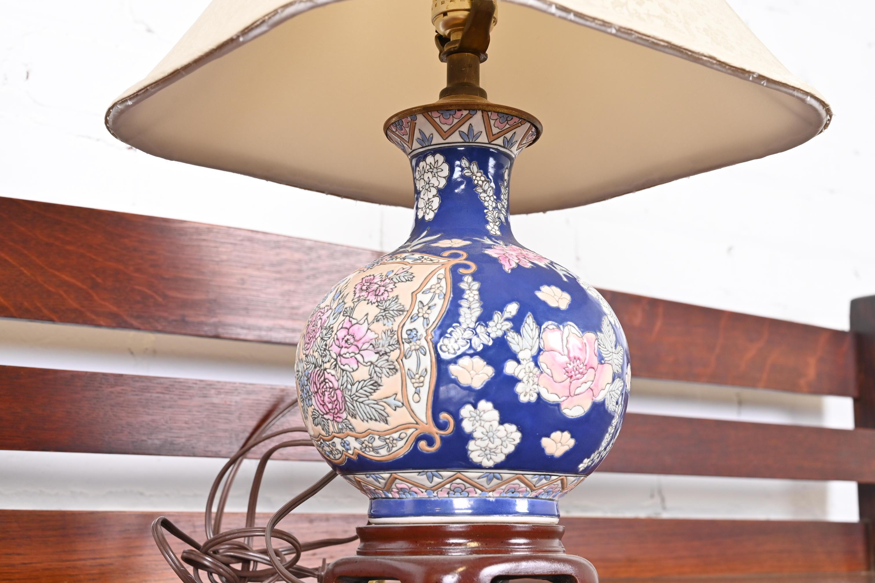 Vintage Hand-Painted Porcelain Chinoiserie Lamp with Shade In Good Condition For Sale In South Bend, IN