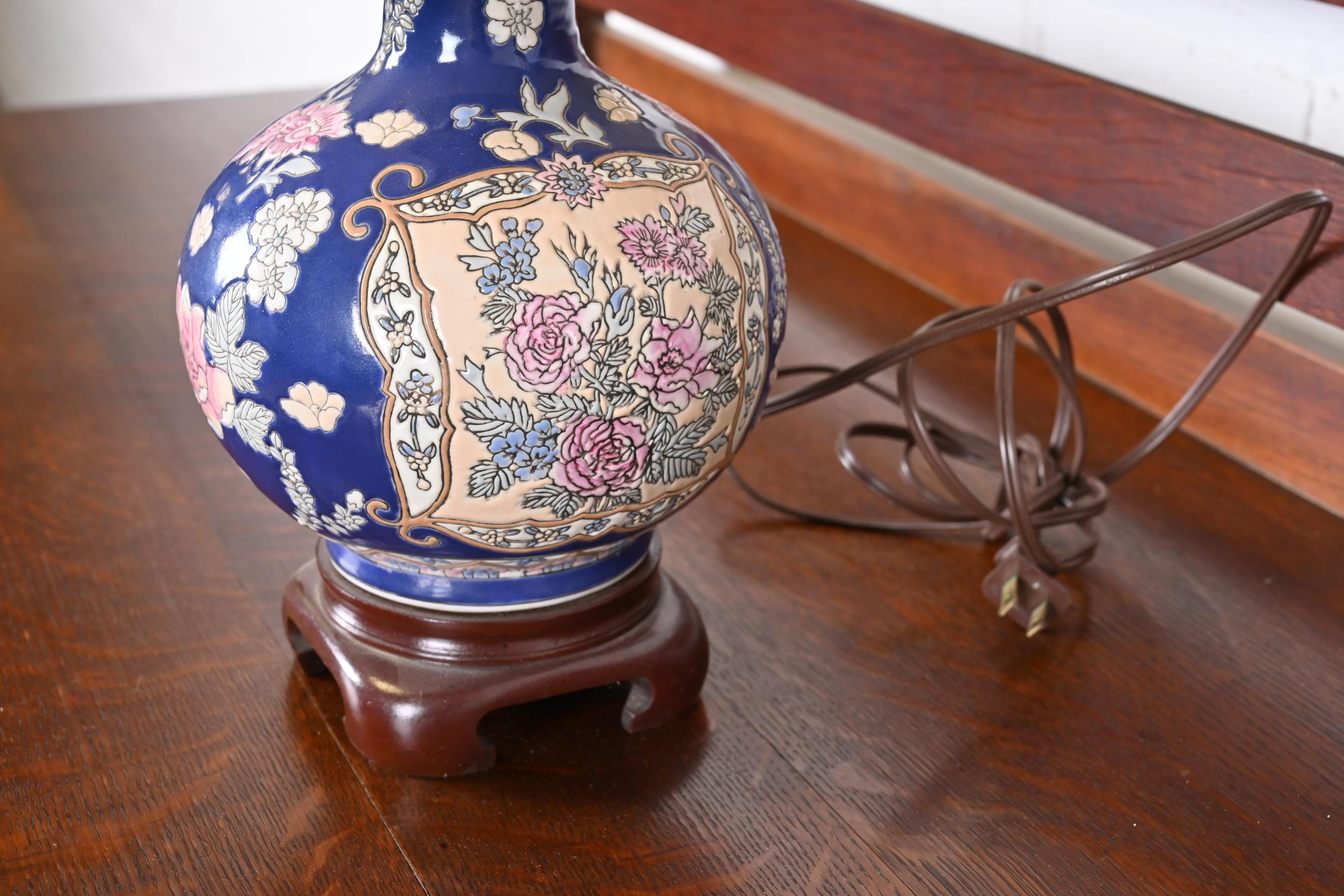 Vintage Hand-Painted Porcelain Chinoiserie Lamp with Shade For Sale 2
