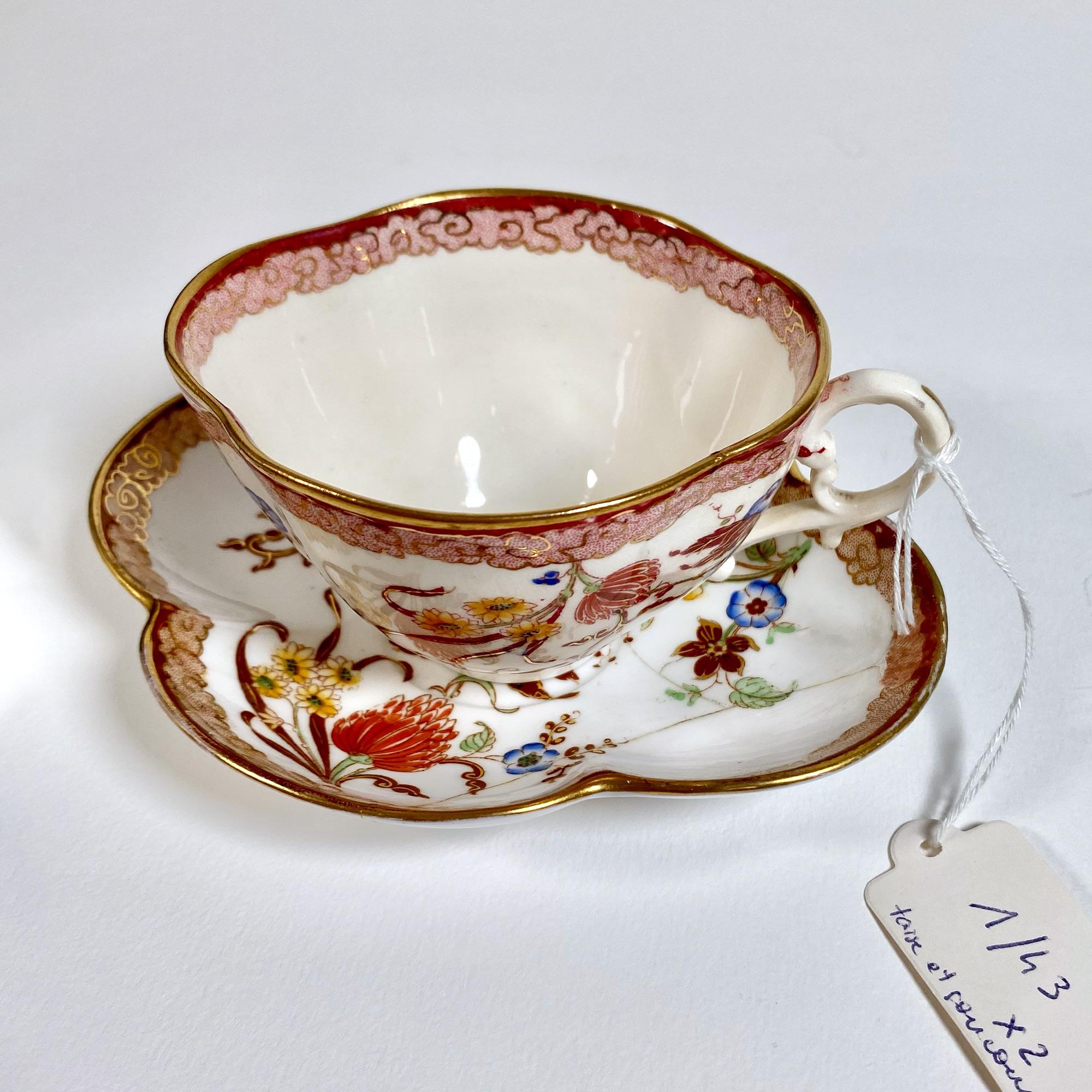 Tazza e piattino in porcellana d'epoca dipinti a mano della Royal Porcelain Factory in vendita 4