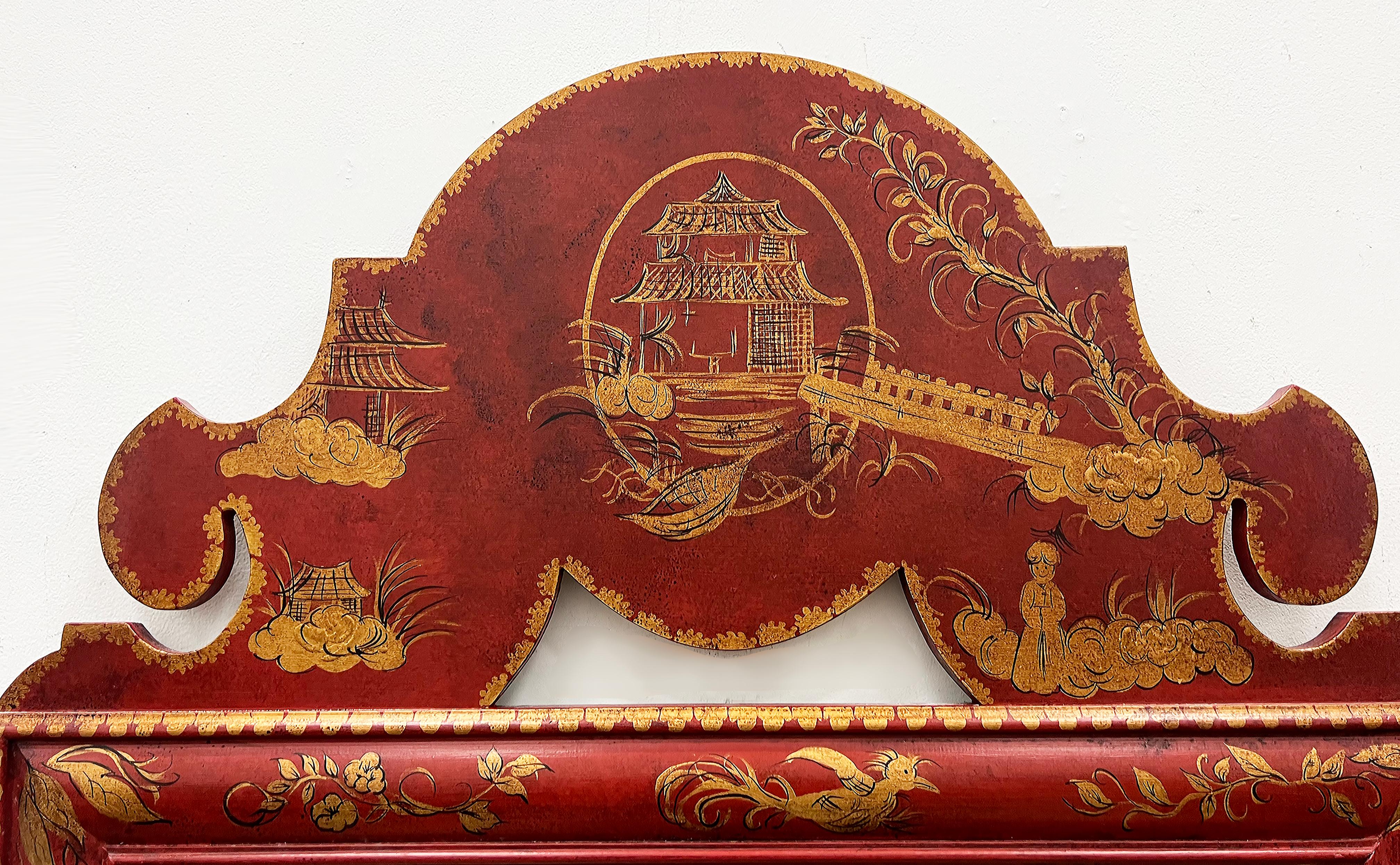 Vintage Hand Painted Red Wood Chinoiserie Spiegel mit vergoldeten Details

Zum Verkauf angeboten wird ein großer handbemalter Spiegel aus dem späten 20. Jahrhundert im Chinoiserie-Stil. Dieser auffällige Spiegel ist rot mit goldfarbenen Details in