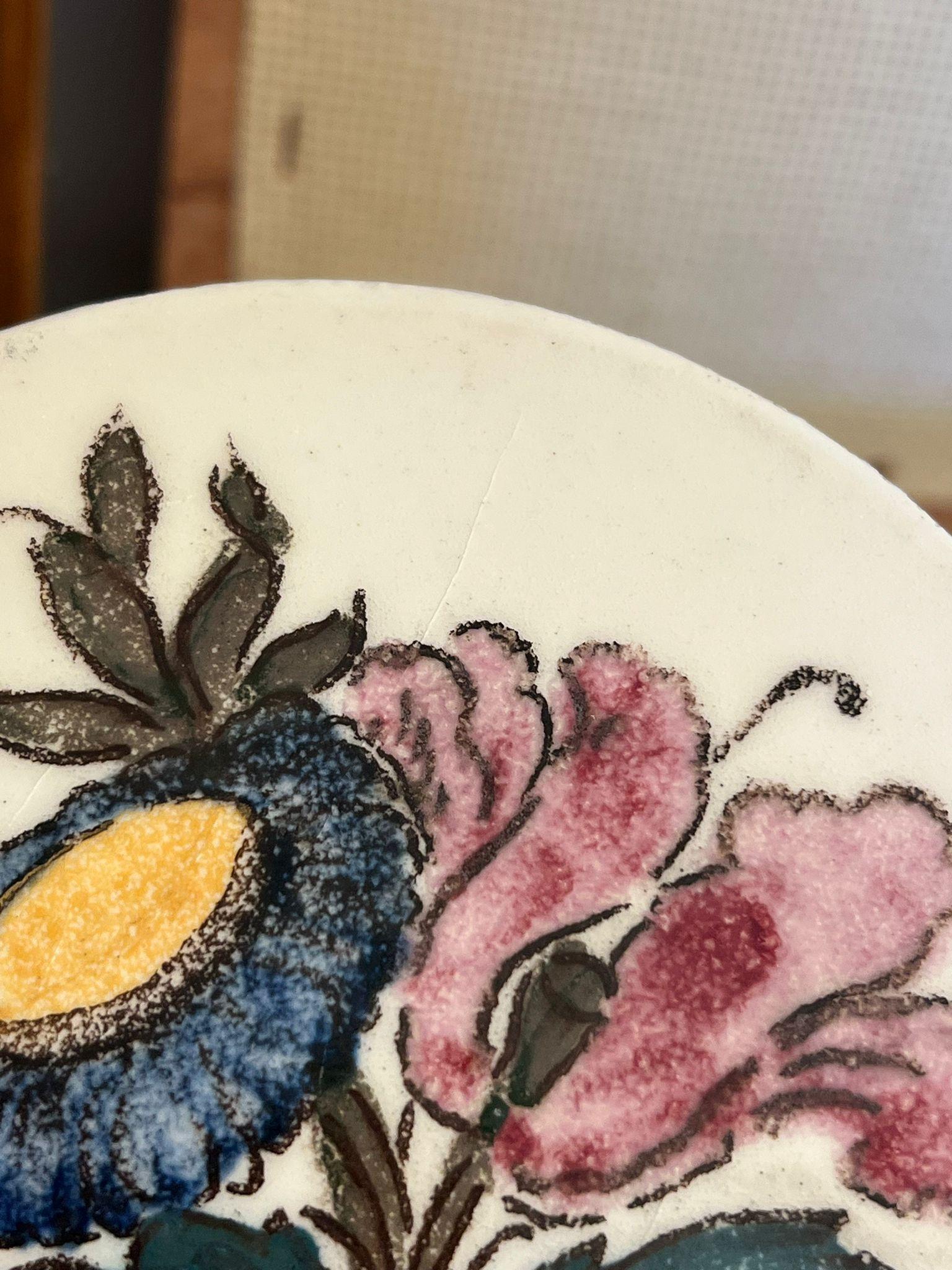 Vintage Hand Painted Round Floral Ceramic Tile Coaster. In Good Condition For Sale In Seattle, WA