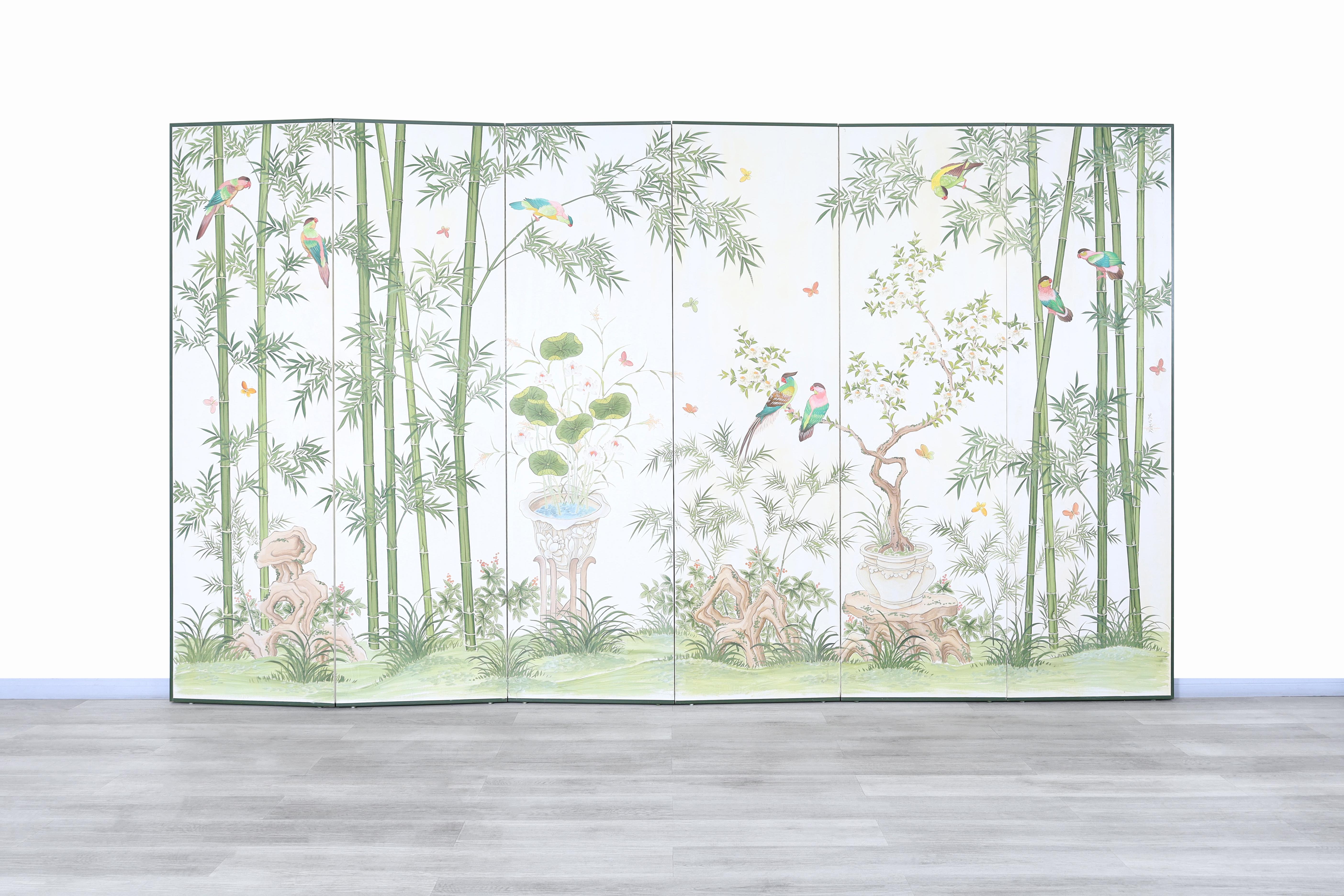 Incredible vintage hand painted screen panels designed by Robert Crowder in the United States, circa 1960s. These screen panels have a design that takes us back to the typical gardens of ancient Japan, which fell in love with the eye and spread
