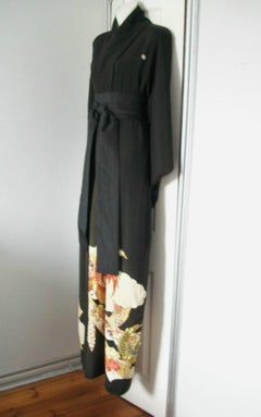 Vintage Hand-Painted Silk Kimono with Gold Embroidery - Japan - 20th Century