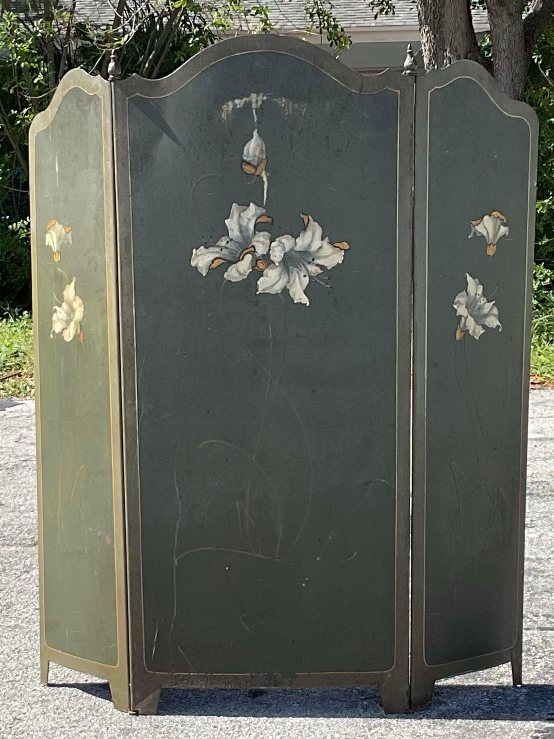 Vintage Hand Painted Tole Fire Screen In Good Condition For Sale In west palm beach, FL