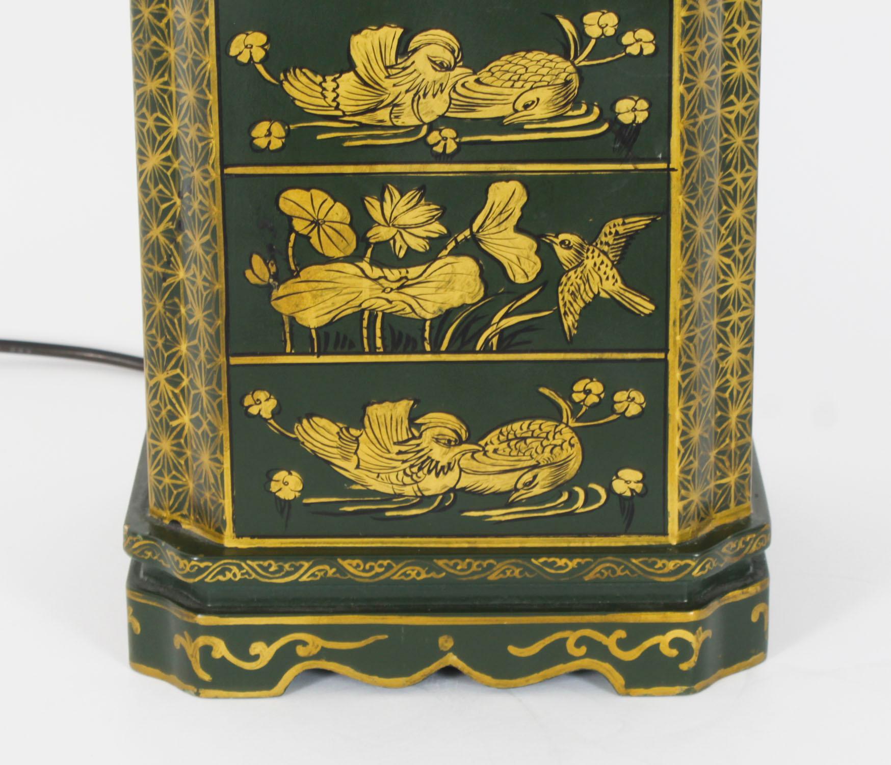 Lampada da tavolo in ceramica dipinta a mano della fine del XX secolo in vendita 4