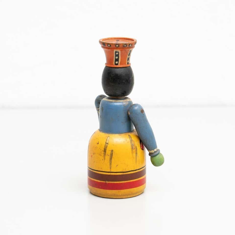 Figura in legno dipinta a mano d'epoca, circa 1960 in vendita 5