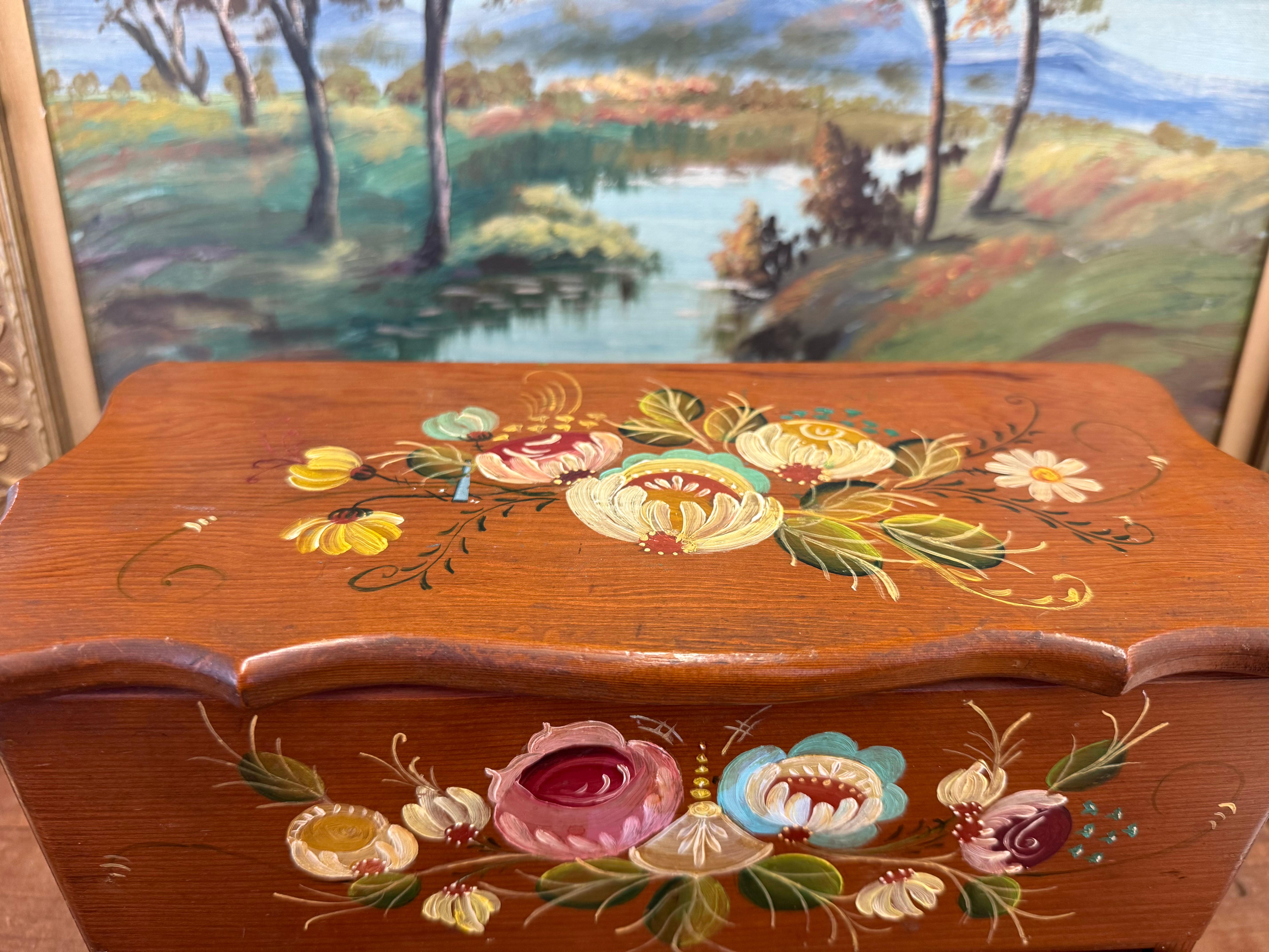 Vintage Hand-Painted Wooden Jewelry Trinket Box - Folk Art Style For Sale 6