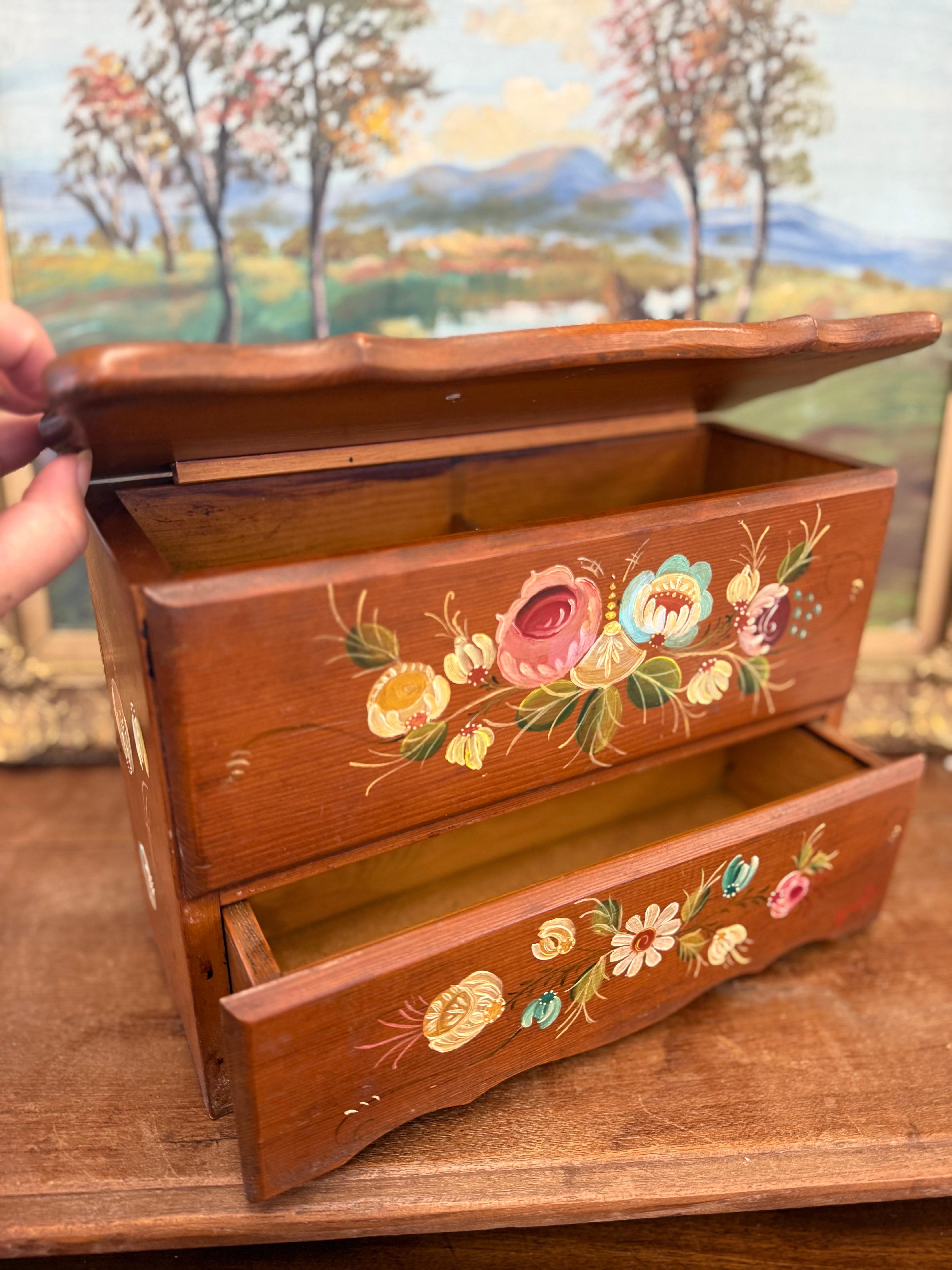 Vintage Hand-Painted Wooden Jewelry Trinket Box - Folk Art Style For Sale 7