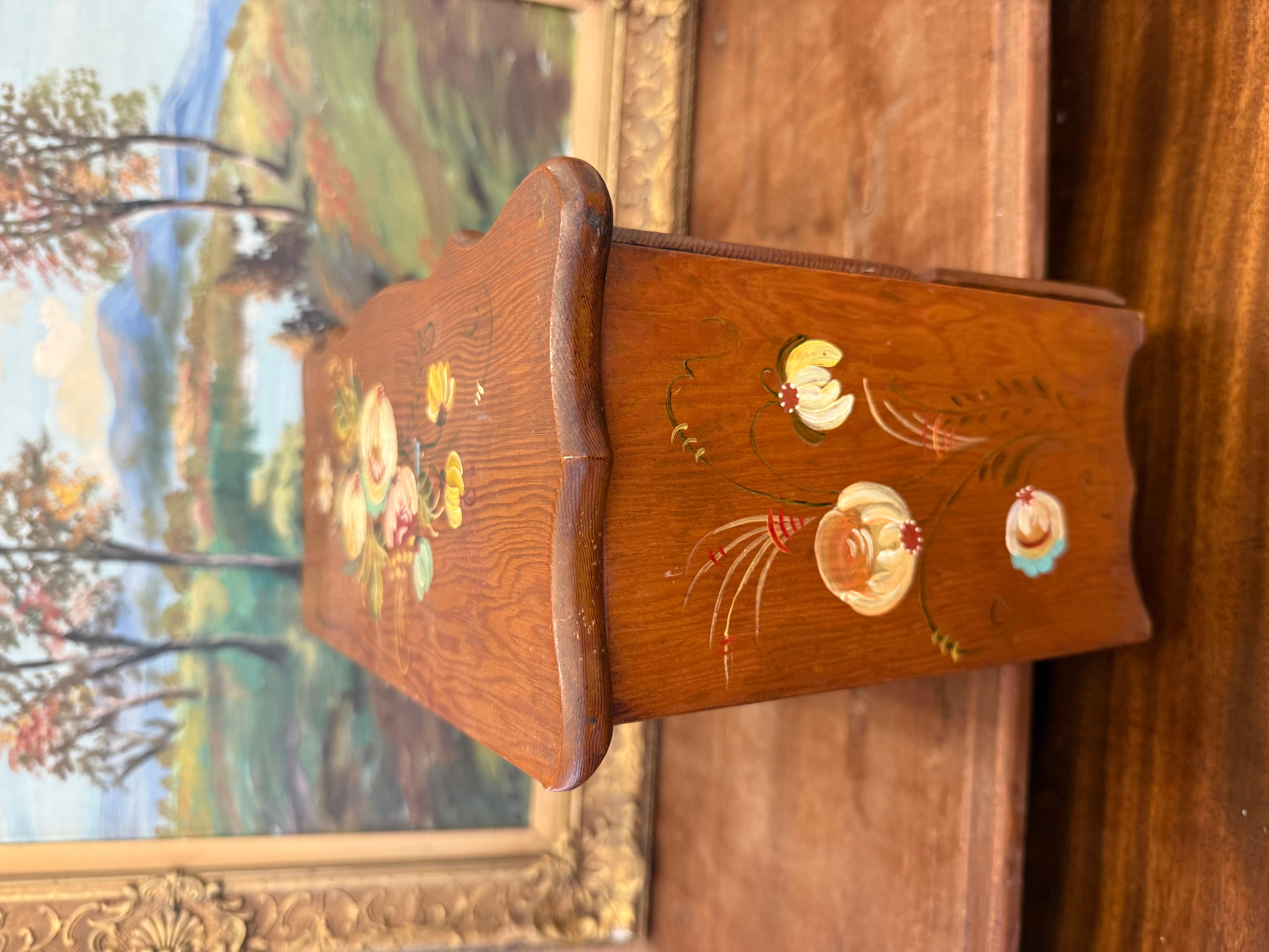 Vintage Hand-Painted Wooden Jewelry Trinket Box - Folk Art Style For Sale 5