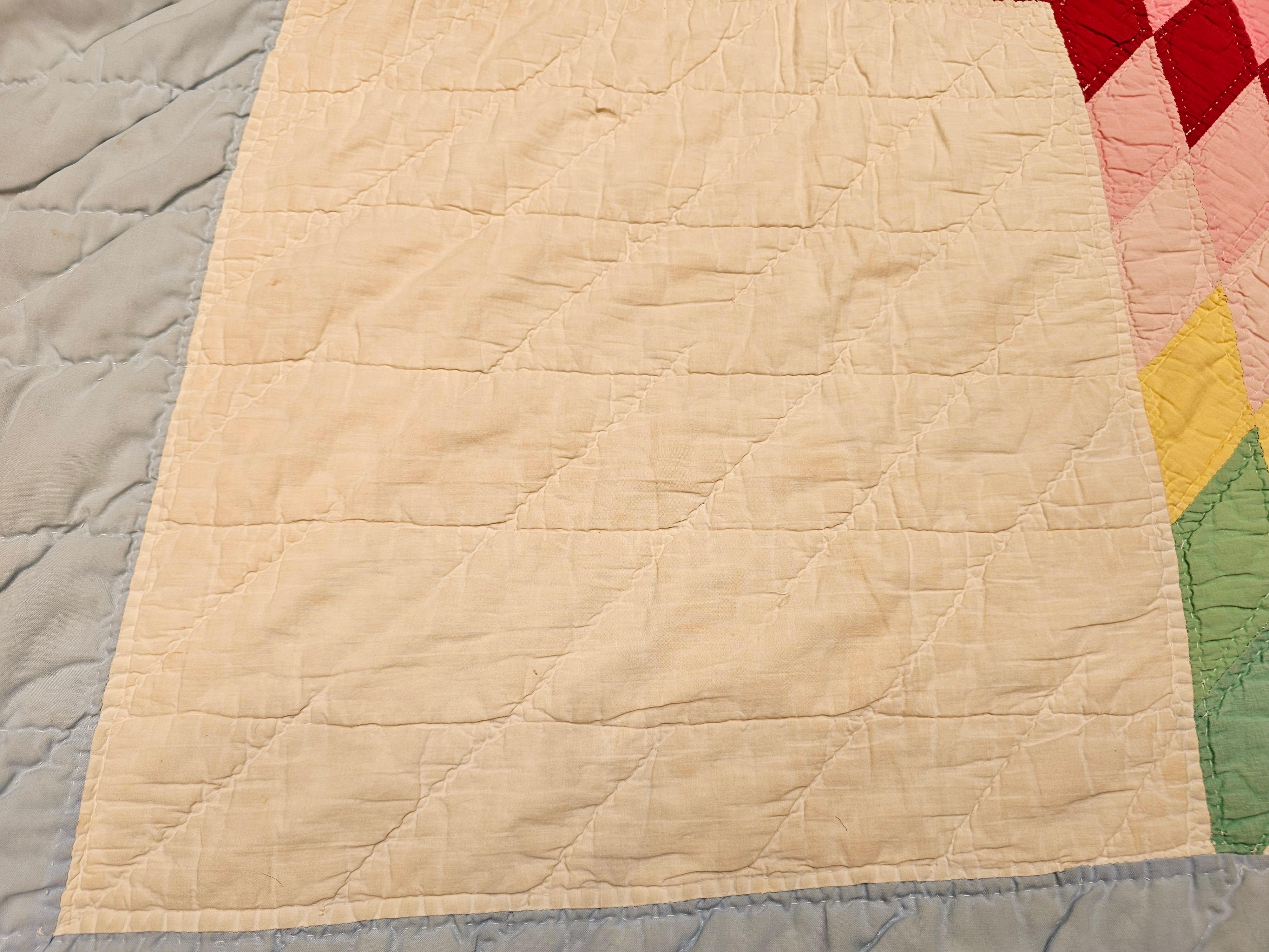 Vintage Hand-Stitched and Hand-Quilted Lone Star Quilt in Green, Yellow, Red For Sale 5