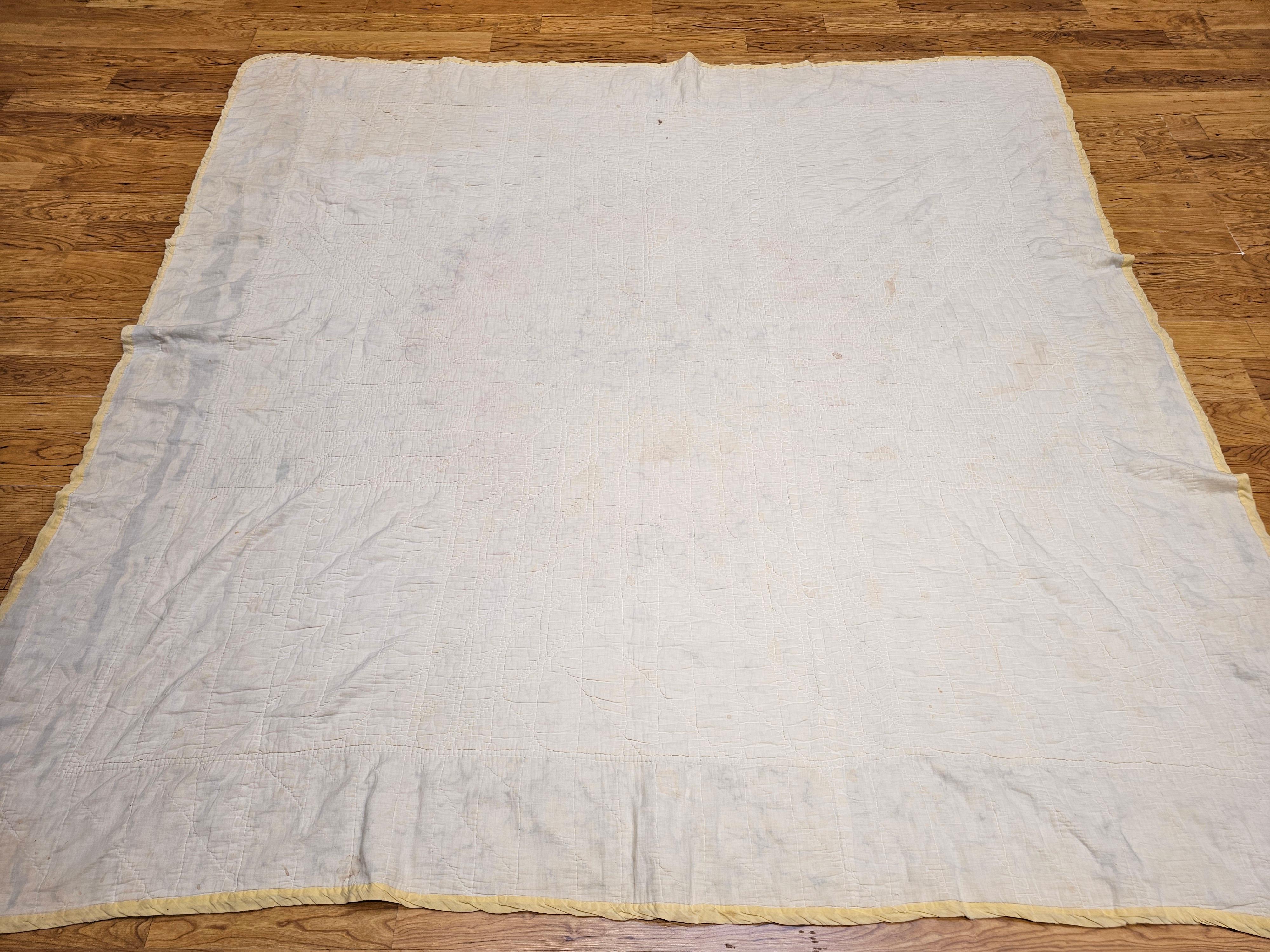 Vintage Hand-Stitched and Hand-Quilted Lone Star Quilt in Green, Yellow, Red For Sale 7