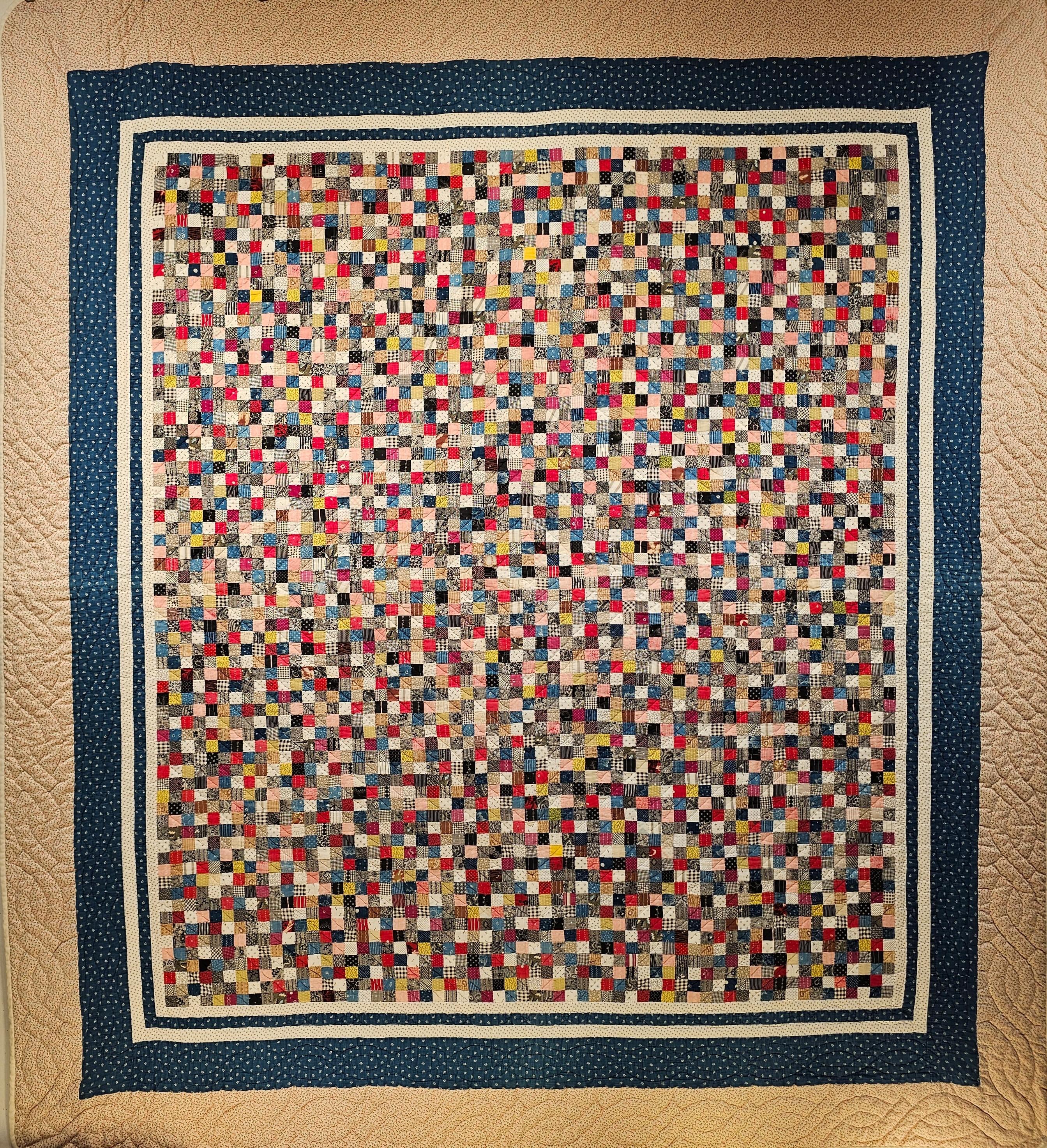 Colcha vintage de sellos postales cosida y acolchada a mano  en Azul, Marfil, Rojo en venta 13