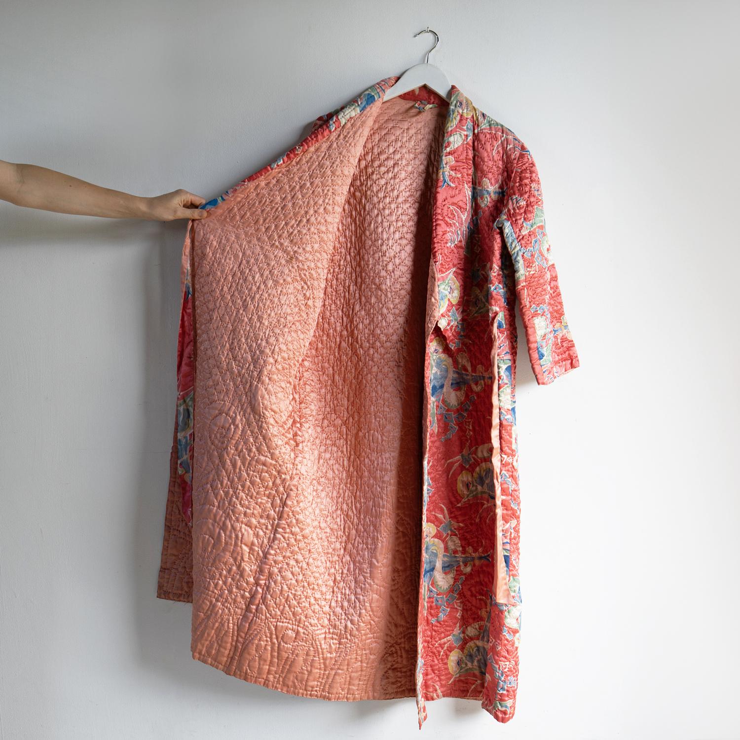 Vintage Hand Stitched Quilted Satin House Coat/Dressing Gown/Robe, 1930s In Good Condition In Bristol, GB