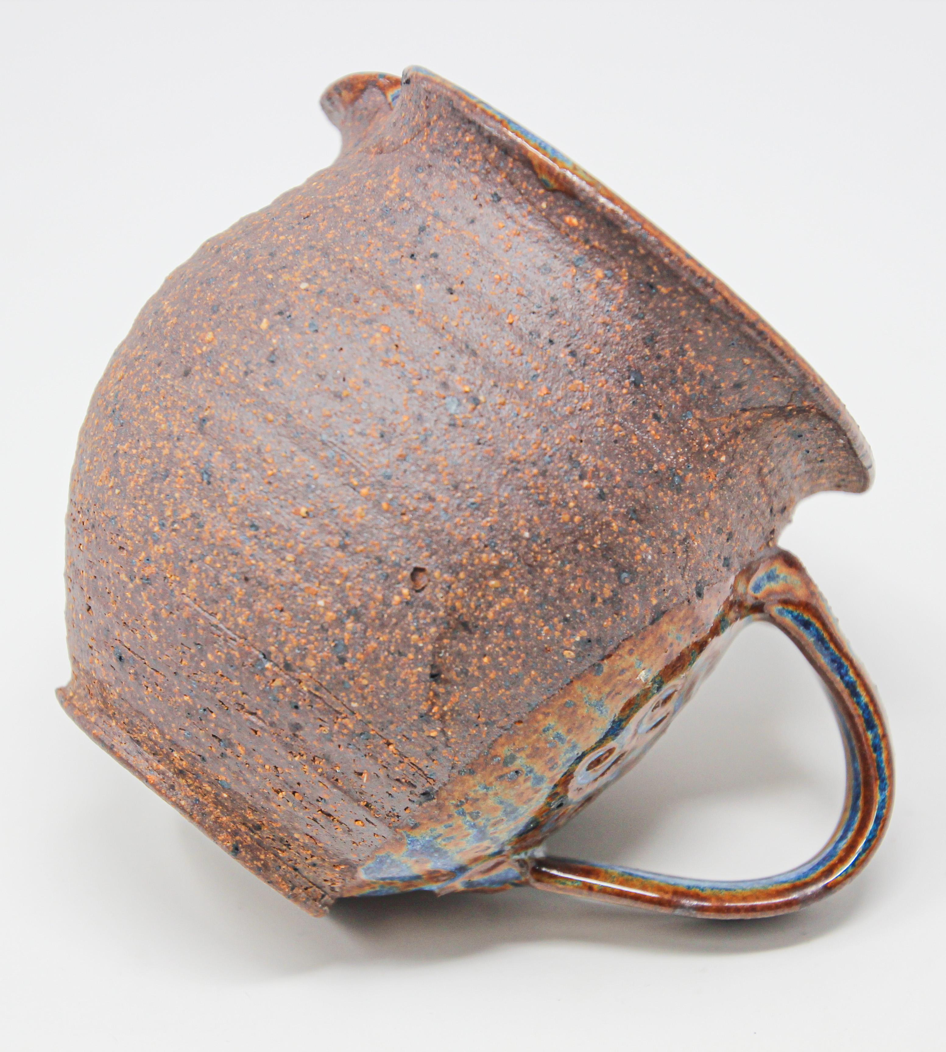 Poteries Pichet en poterie d'art américaine vintage tourné à la main, grès artisanal en vente