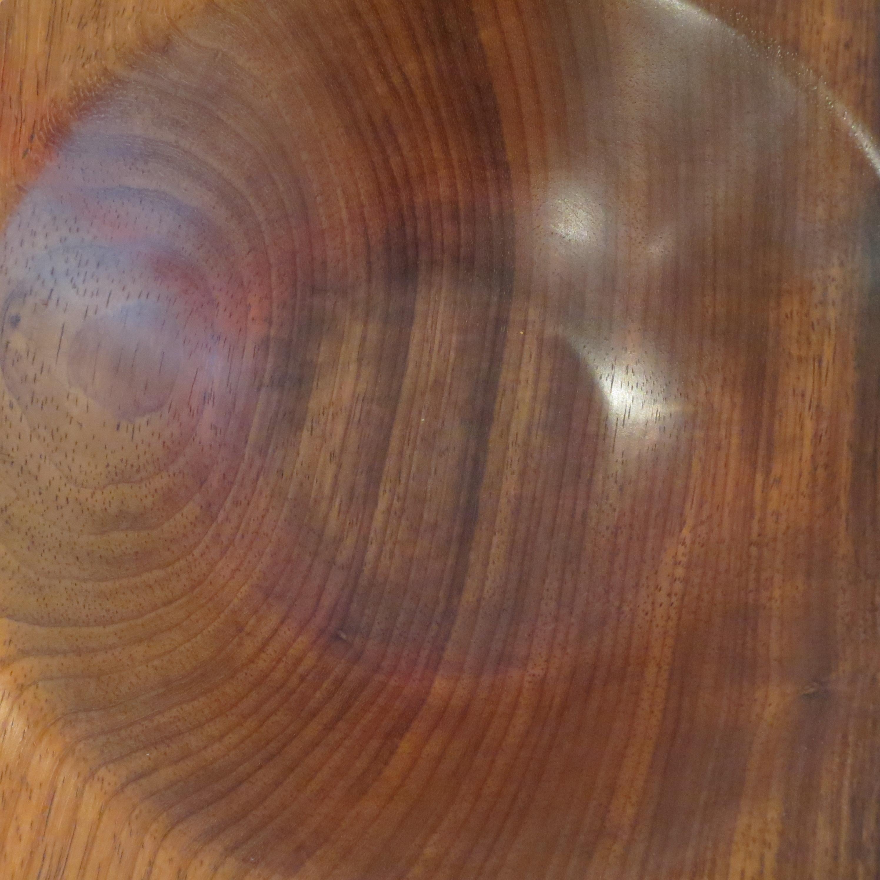 Cuenco vintage de madera de padauk torneada a mano en venta 3