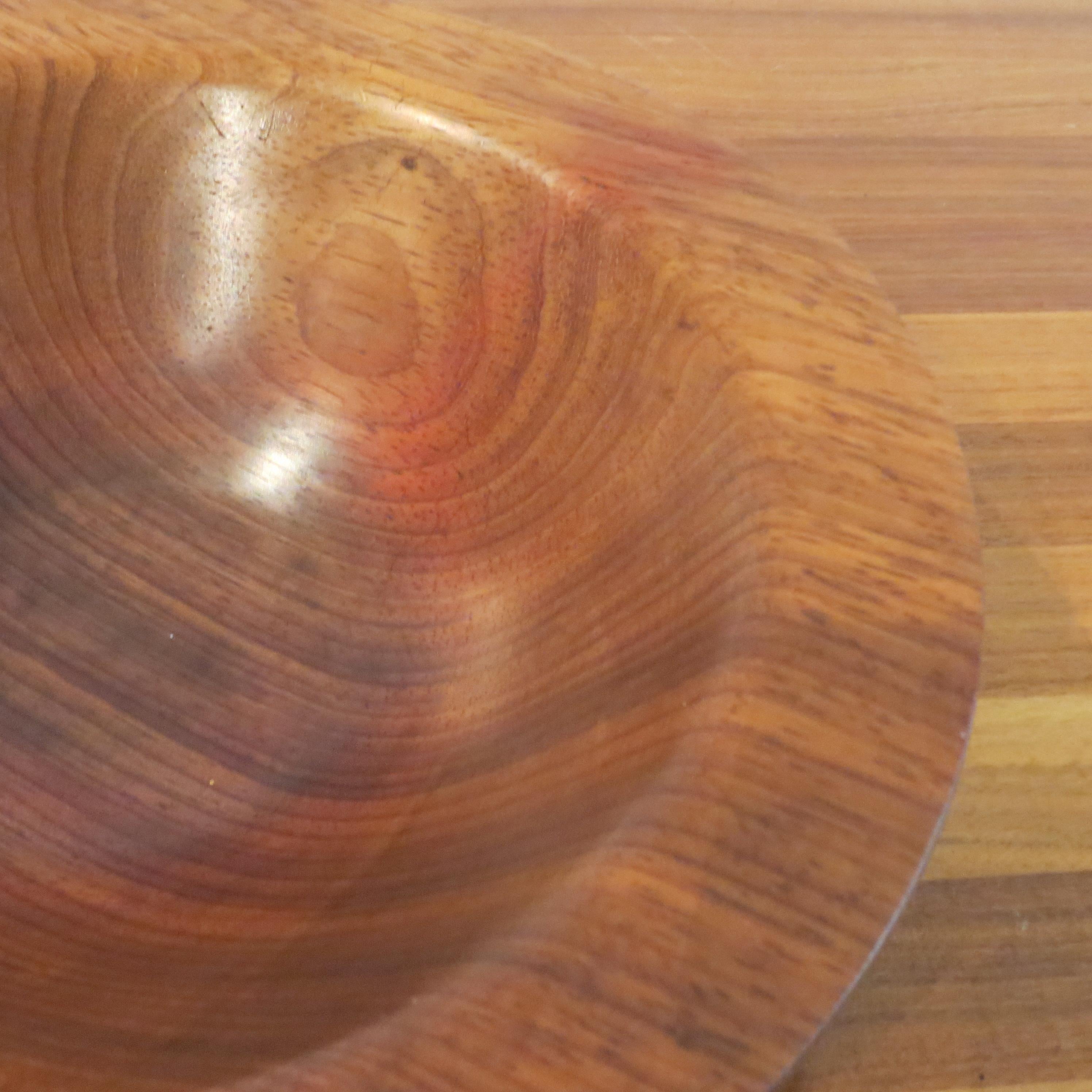 Cuenco vintage de madera de padauk torneada a mano en venta 2