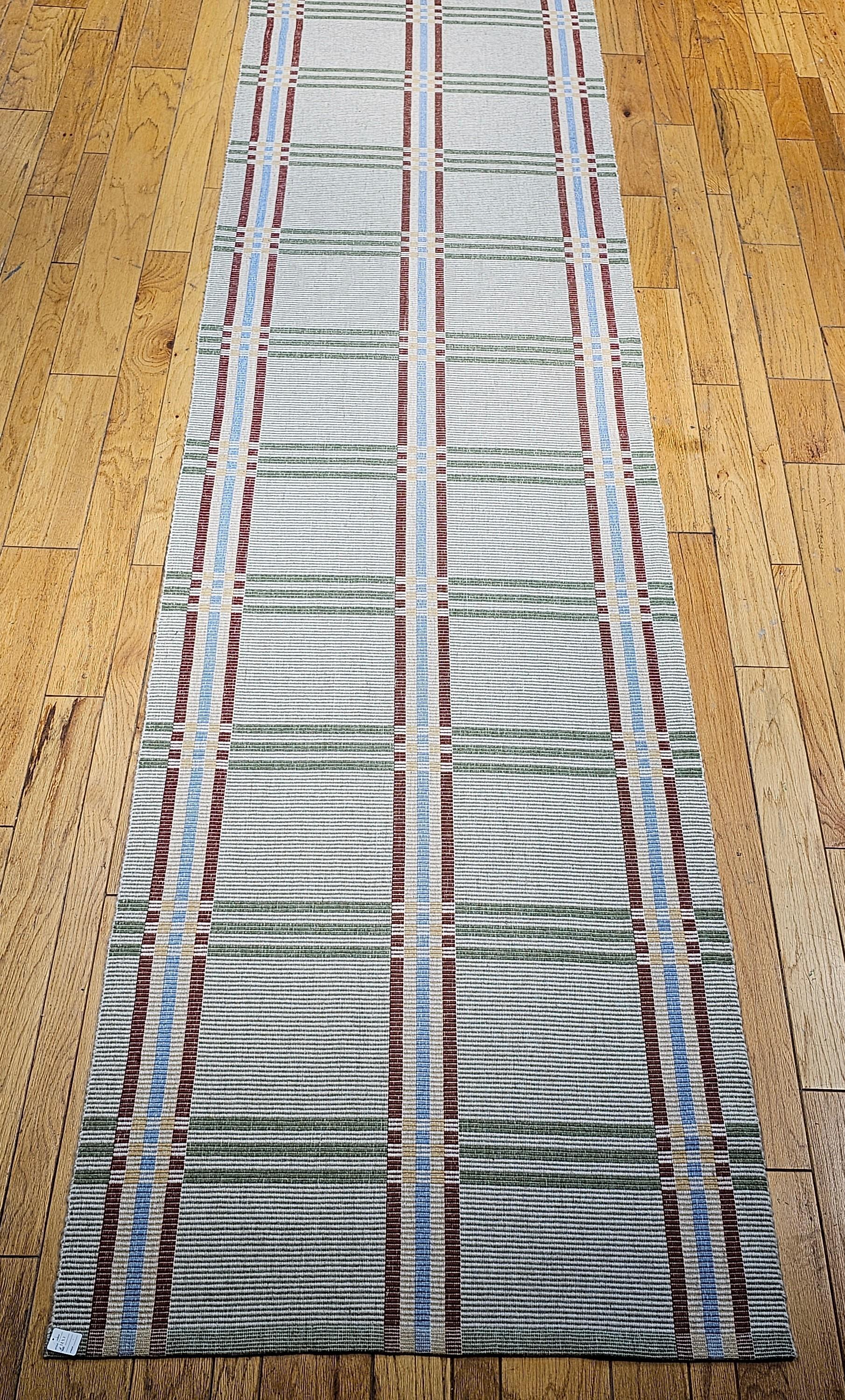 Vintage Flat-Woven American Wide Runner in Baby Blue, Red, Green, Yellow, Wheat In Good Condition For Sale In Barrington, IL
