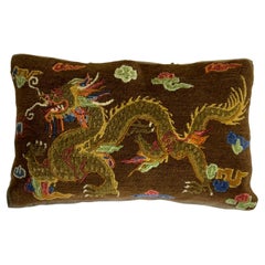 Coussin dragon tissé à la main