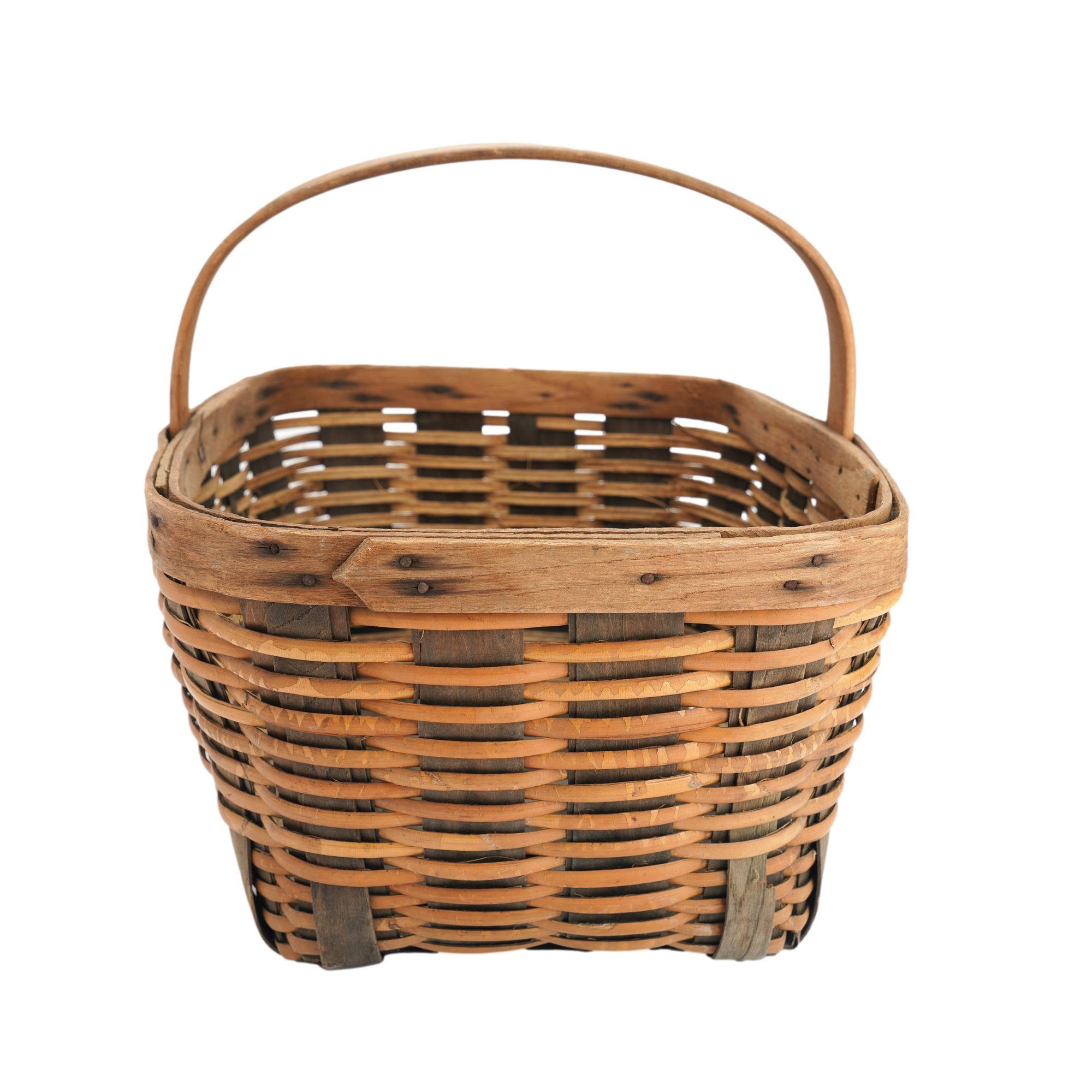 American Vintage hand woven fixed handle basket, 1900's For Sale