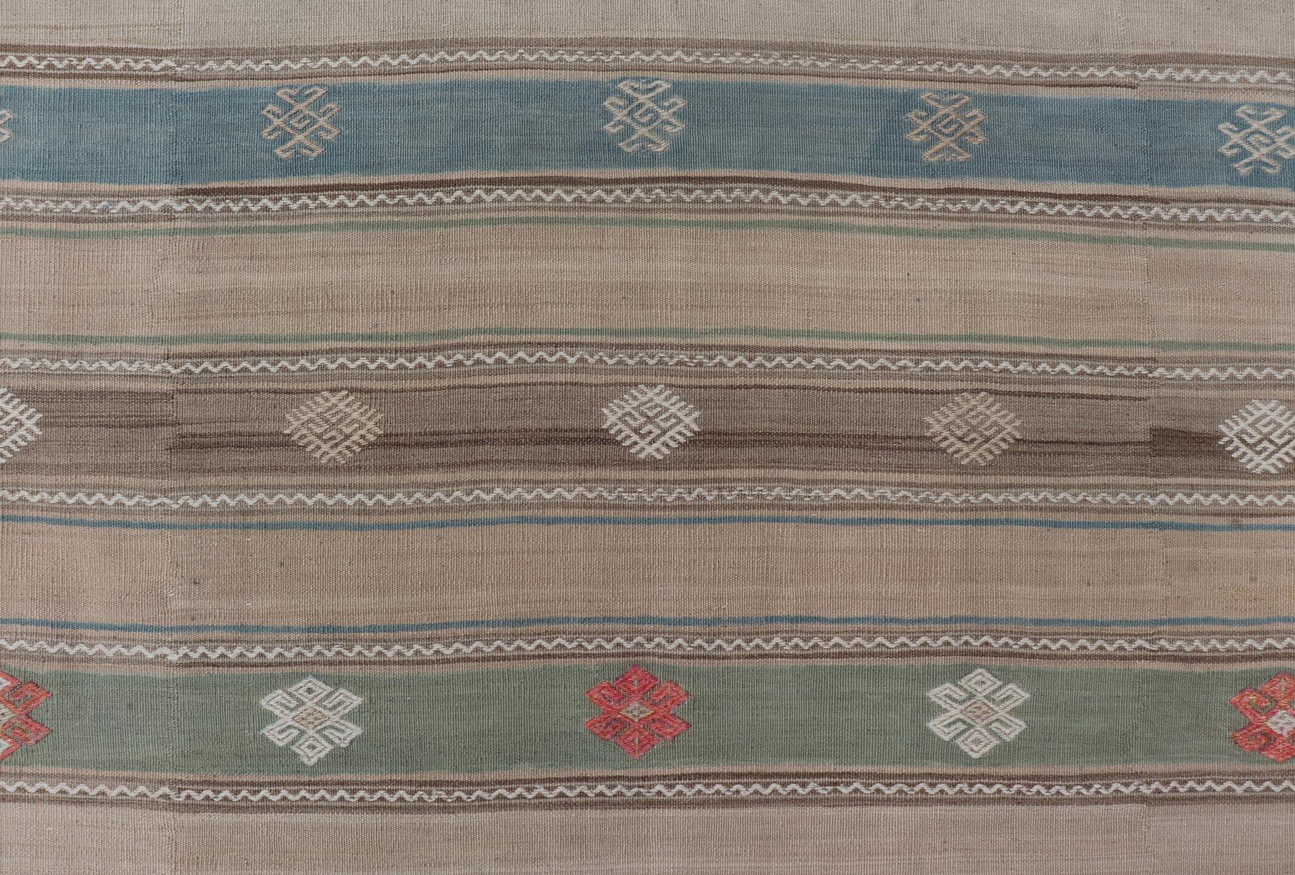 Kilim Vintage Tejido a Mano en Lana con Diseño Sub-Geométrico y Motivos Tejido a mano en venta