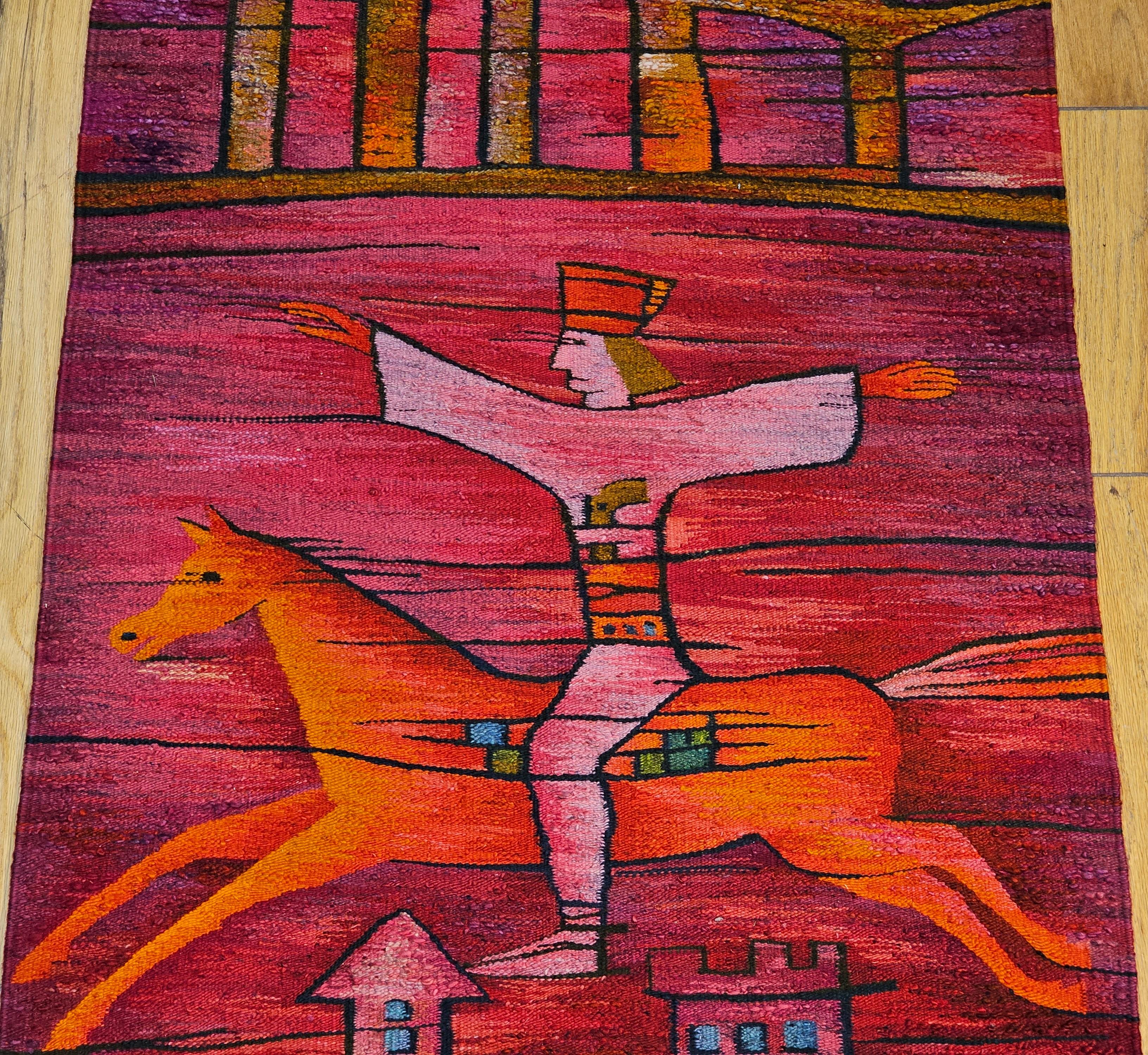 Tapisserie folklorique vintage tissée à la main représentant un cheval chevauchant en lavande, bleu, rouge en vente 1