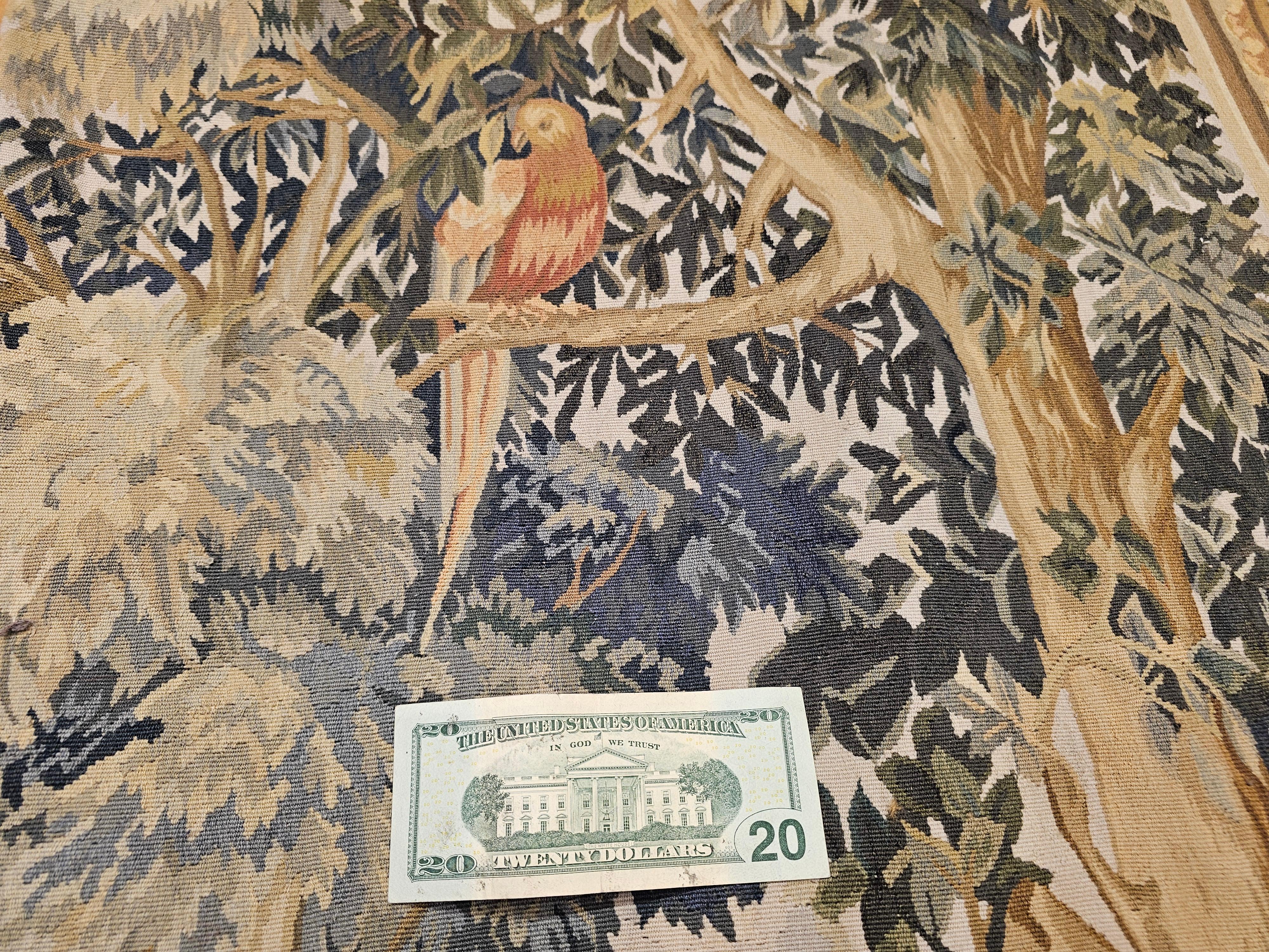 Handgewebter französischer Aubusson-Wandteppich mit Waldszene mit Vögeln in Bäumen, Vintage im Angebot 13