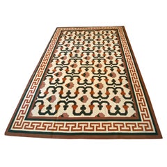 Handgewebter geometrischer Kilim-Teppich mit griechischer Schlüssel-Bordüre