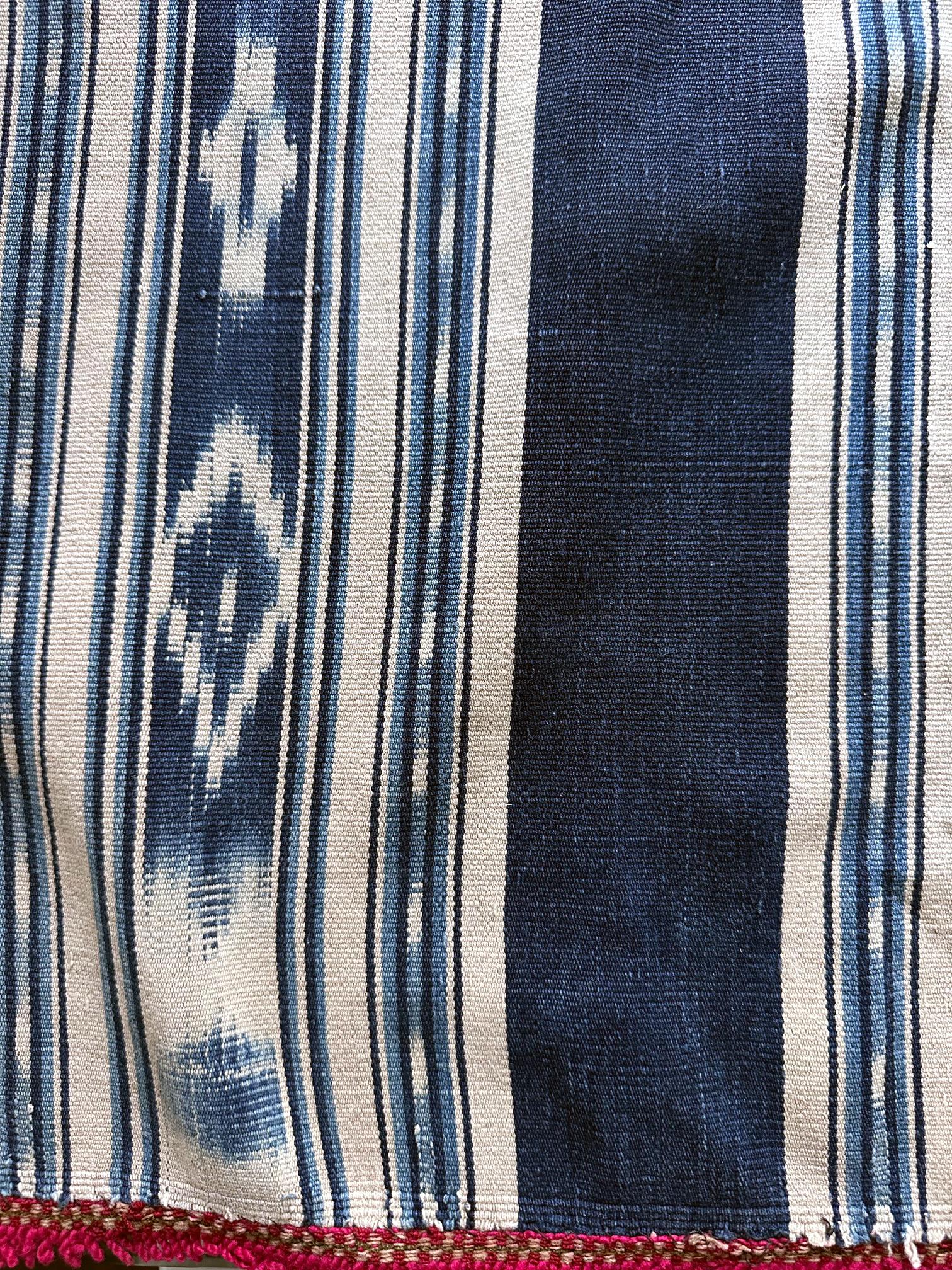 20th Century Vintage Hand-woven Ikat Poncho from Central Ecuador For Sale