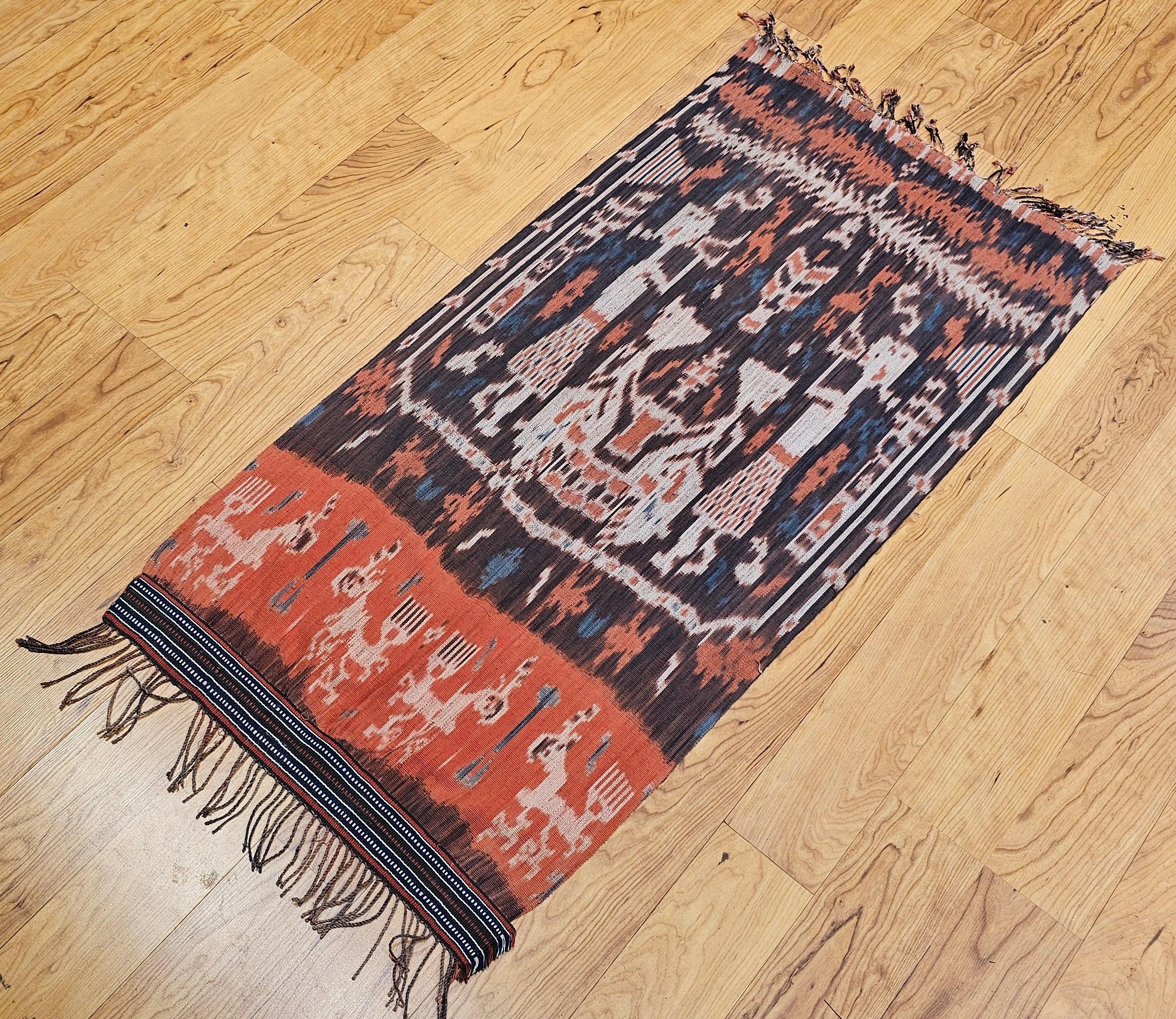 Panel Textil Ikat Vintage Tejido a Mano en Indonesia en venta 3