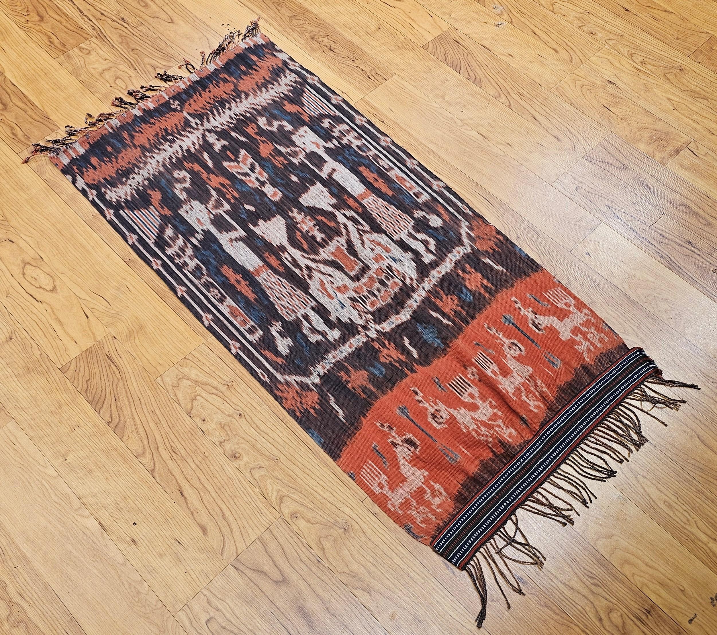 Panel Textil Ikat Vintage Tejido a Mano en Indonesia en venta 1