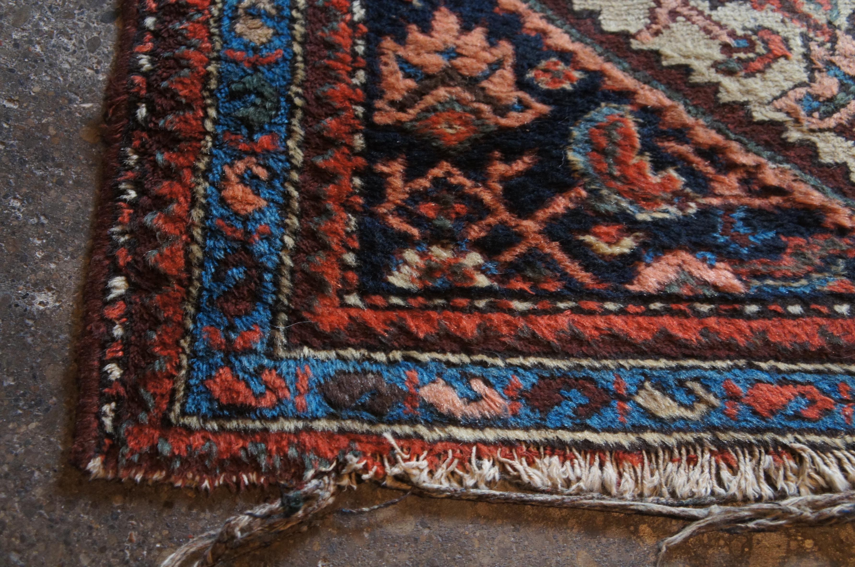 Vintage Hand Woven Iranian Bidjar Floral Wool Area Rug Carpet Persian In Fair Condition For Sale In Dayton, OH