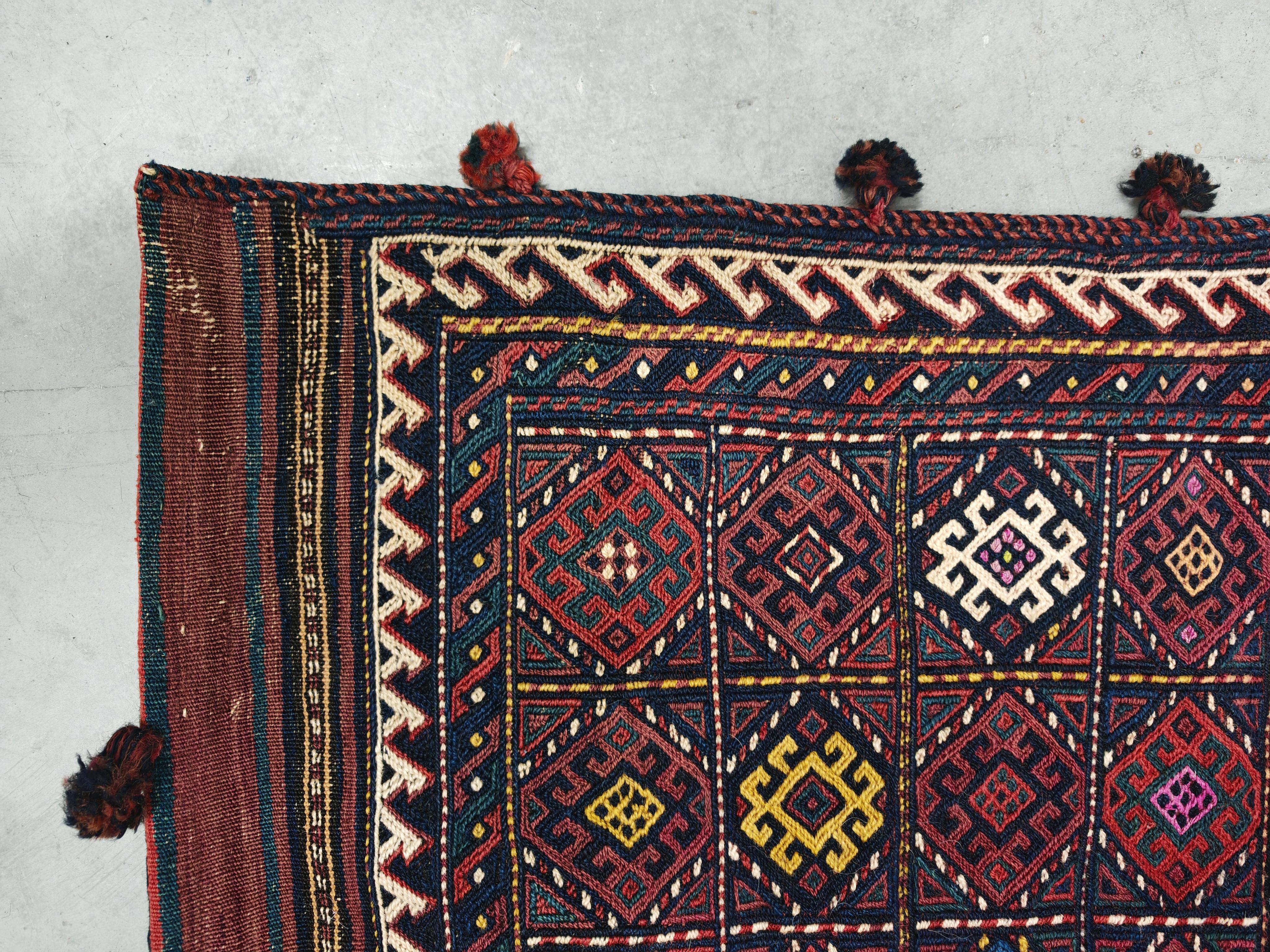 Tribale Chuval curdo d'epoca intrecciato a mano o borsa/cassa per cuscini da pavimento in vendita