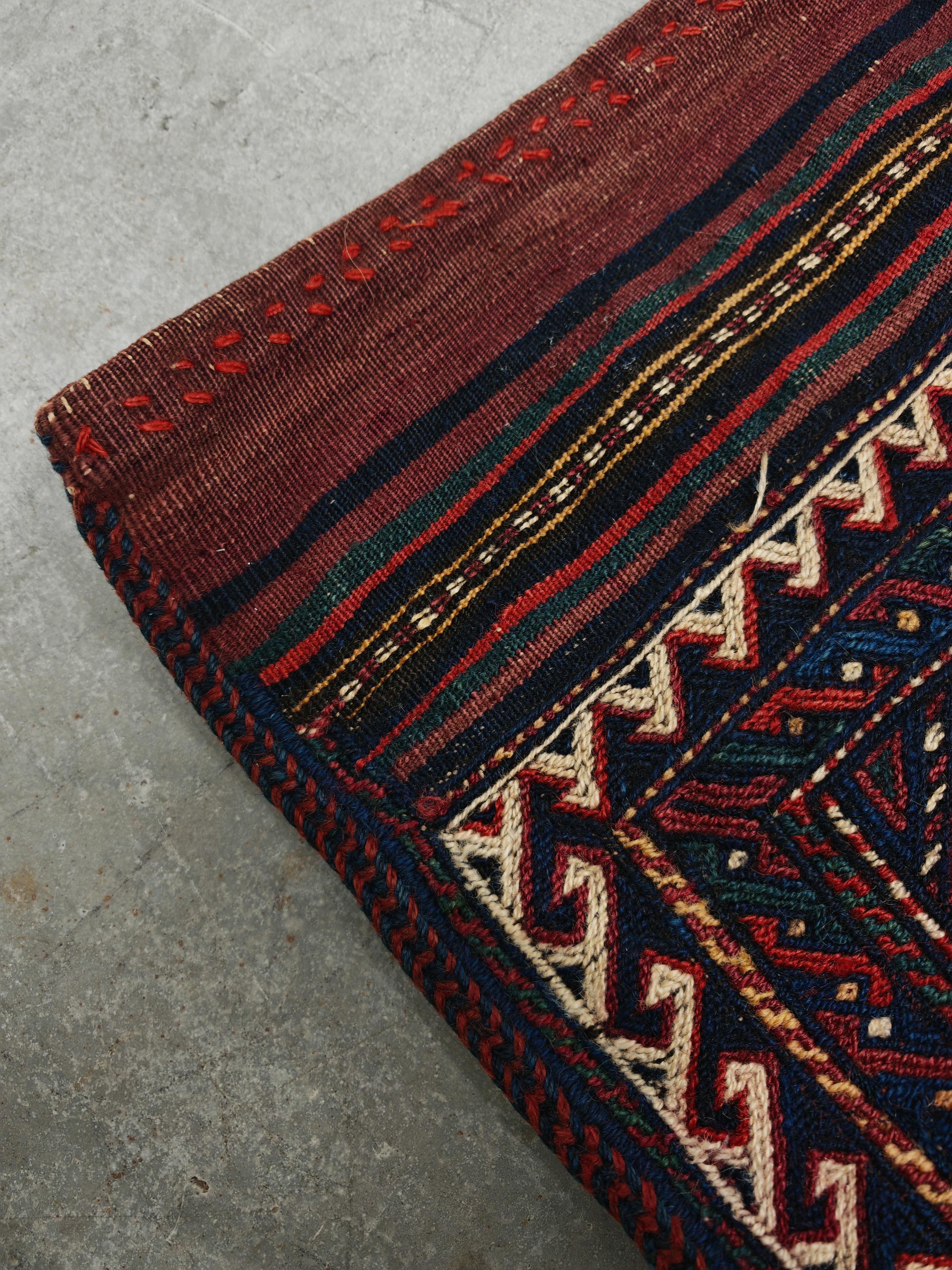 Turco Chuval curdo d'epoca intrecciato a mano o borsa/cassa per cuscini da pavimento in vendita