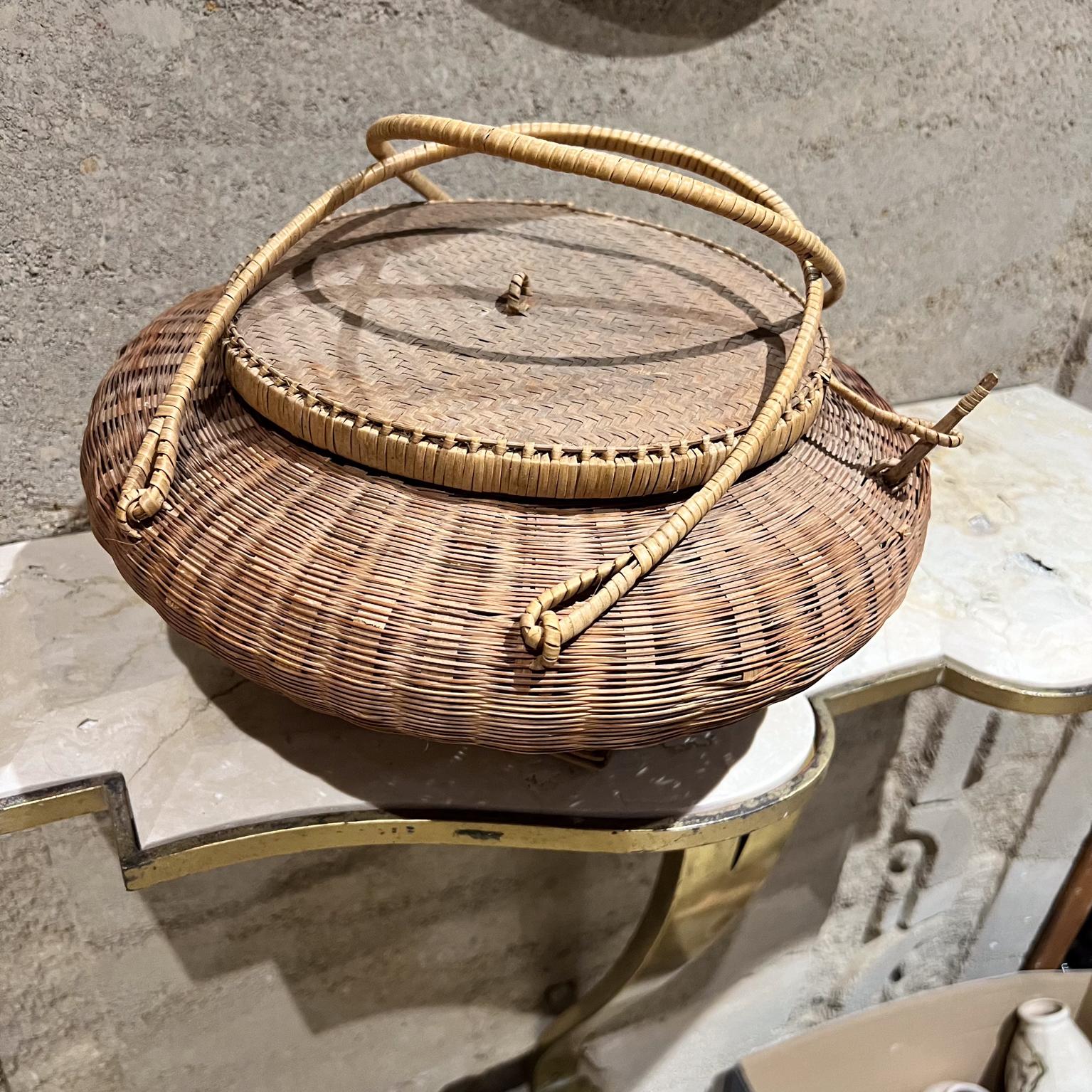 Vintage Hand-Woven Lidded Basket with Handle For Sale 4