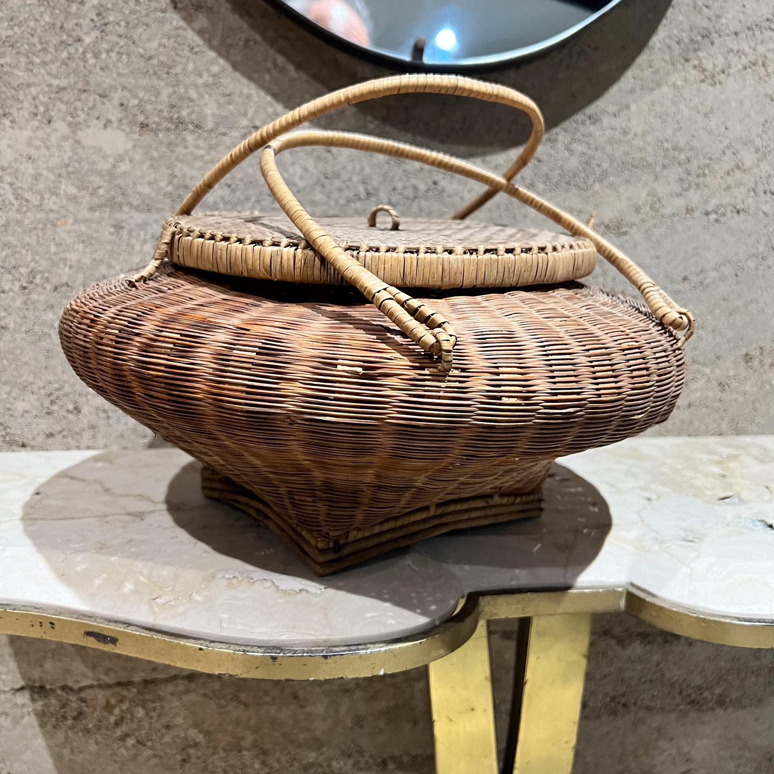 Vintage Hand-Woven Lidded Basket with Handle For Sale 9
