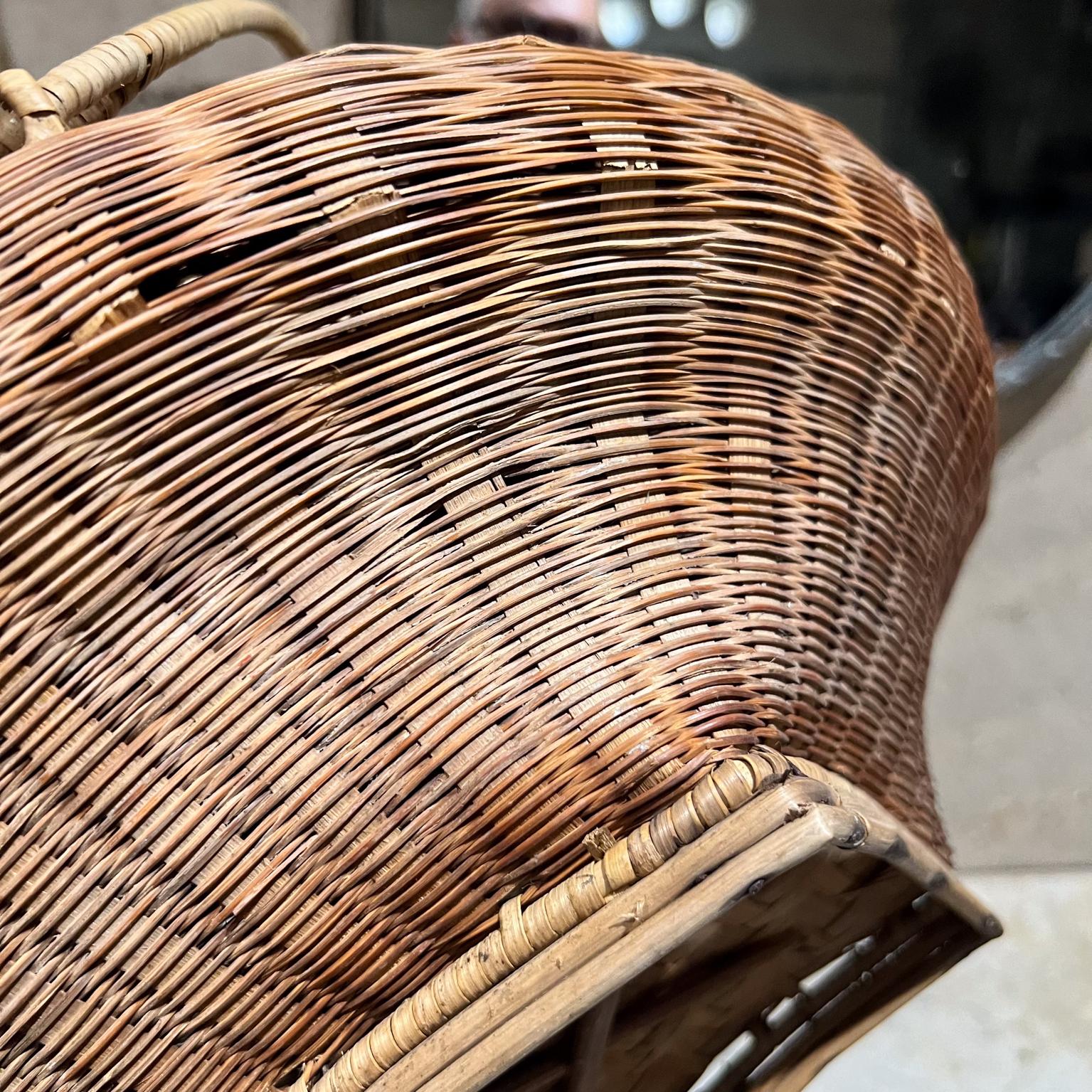 Rattan Vintage Hand-Woven Lidded Basket with Handle For Sale