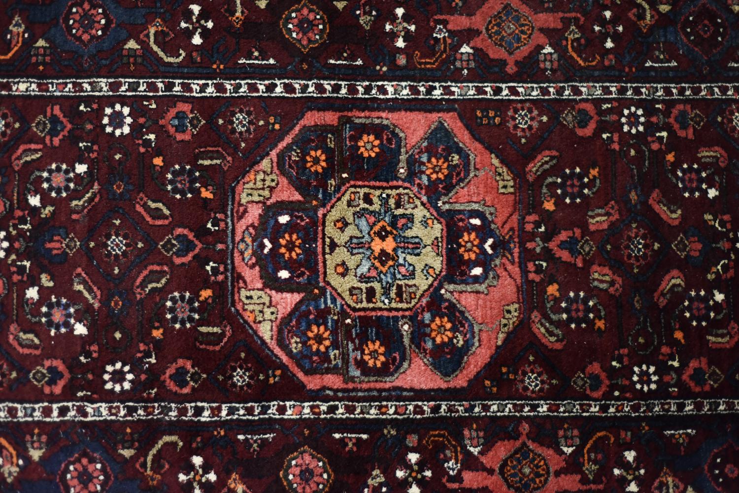 Mid-Century Modern Tapis vintage tissé à la main du Moyen-Orient oriental de Hamadan, années 1960 en vente