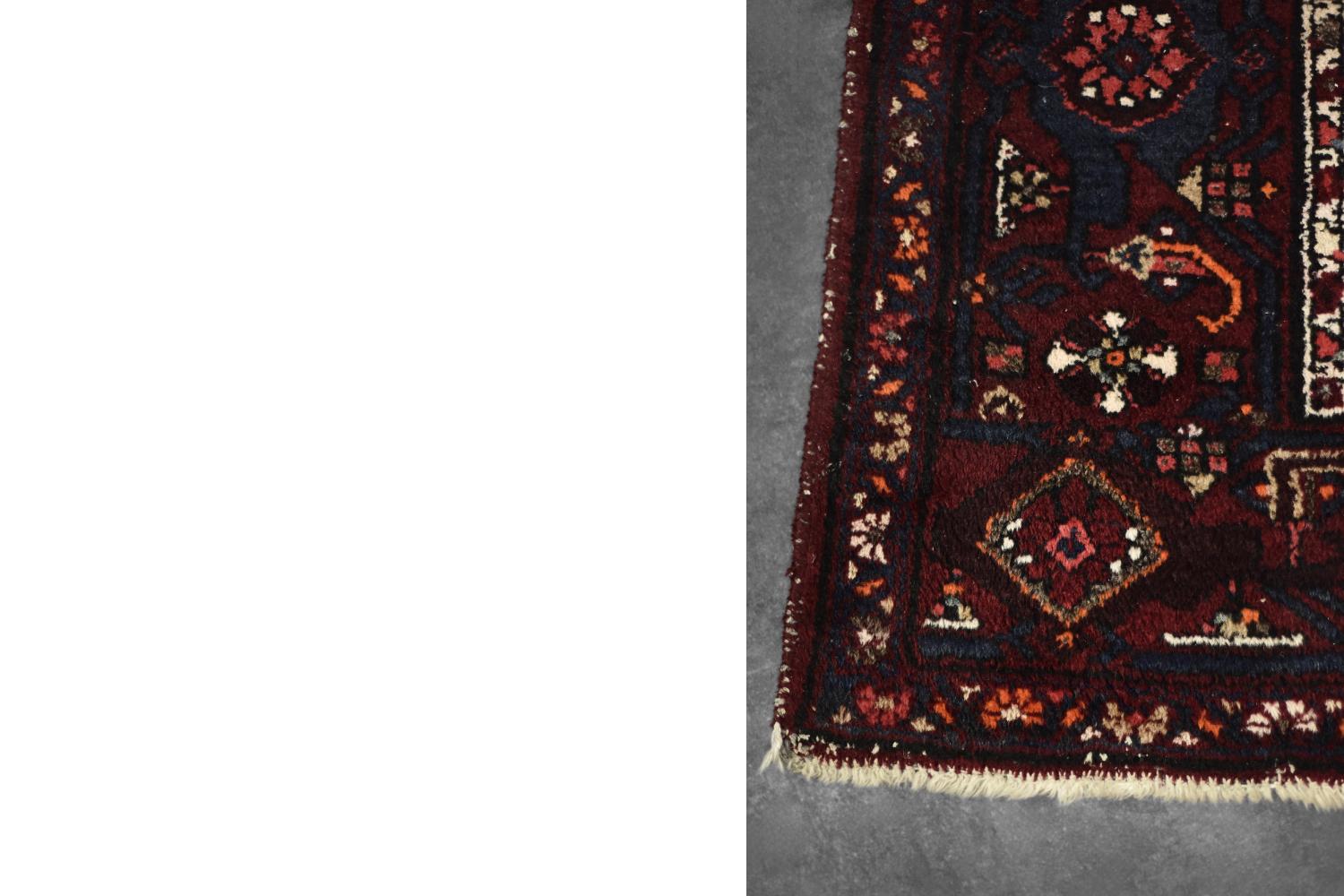 Tapis vintage tissé à la main du Moyen-Orient oriental de Hamadan, années 1960 en vente 2