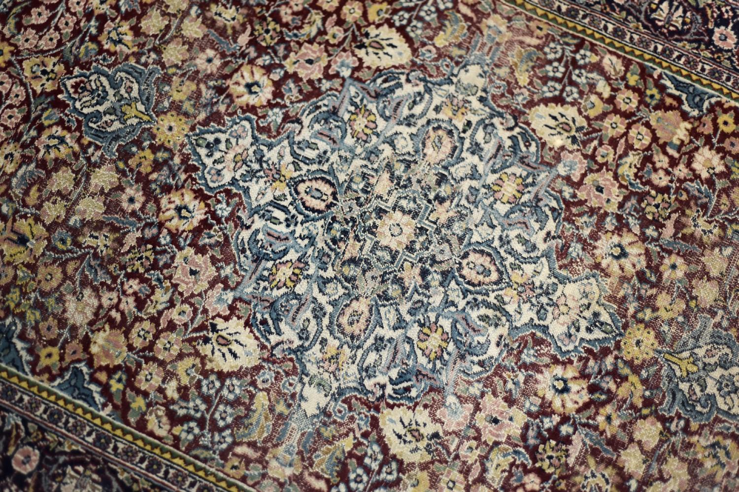 Vintage Hand-Woven Middle Eastern Oriental Isfahan Rug, 1940s For Sale 1