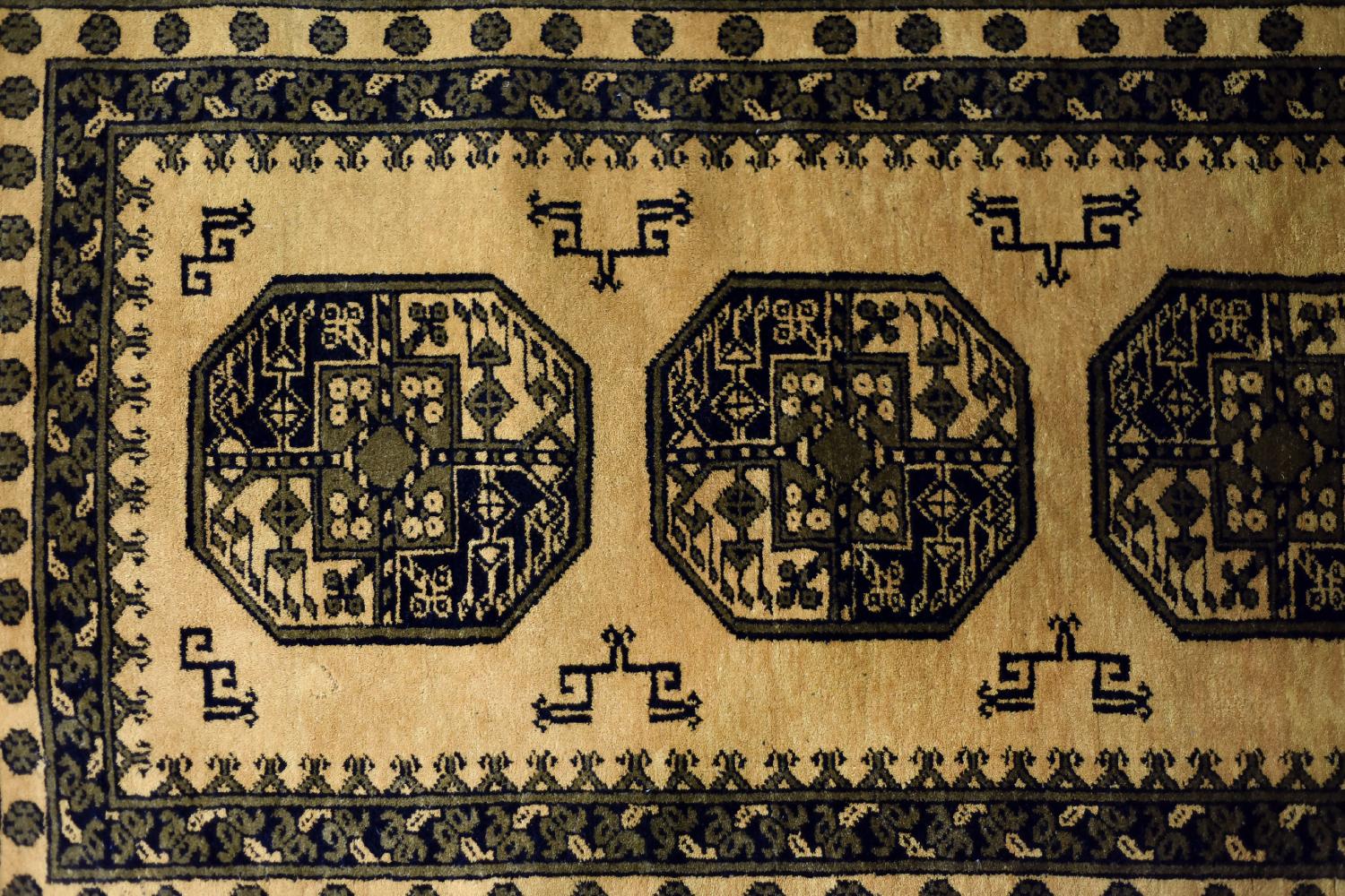 Vintage Hand-Woven Oriental Afghan Gold Ersari Rug, 1930s en vente 4