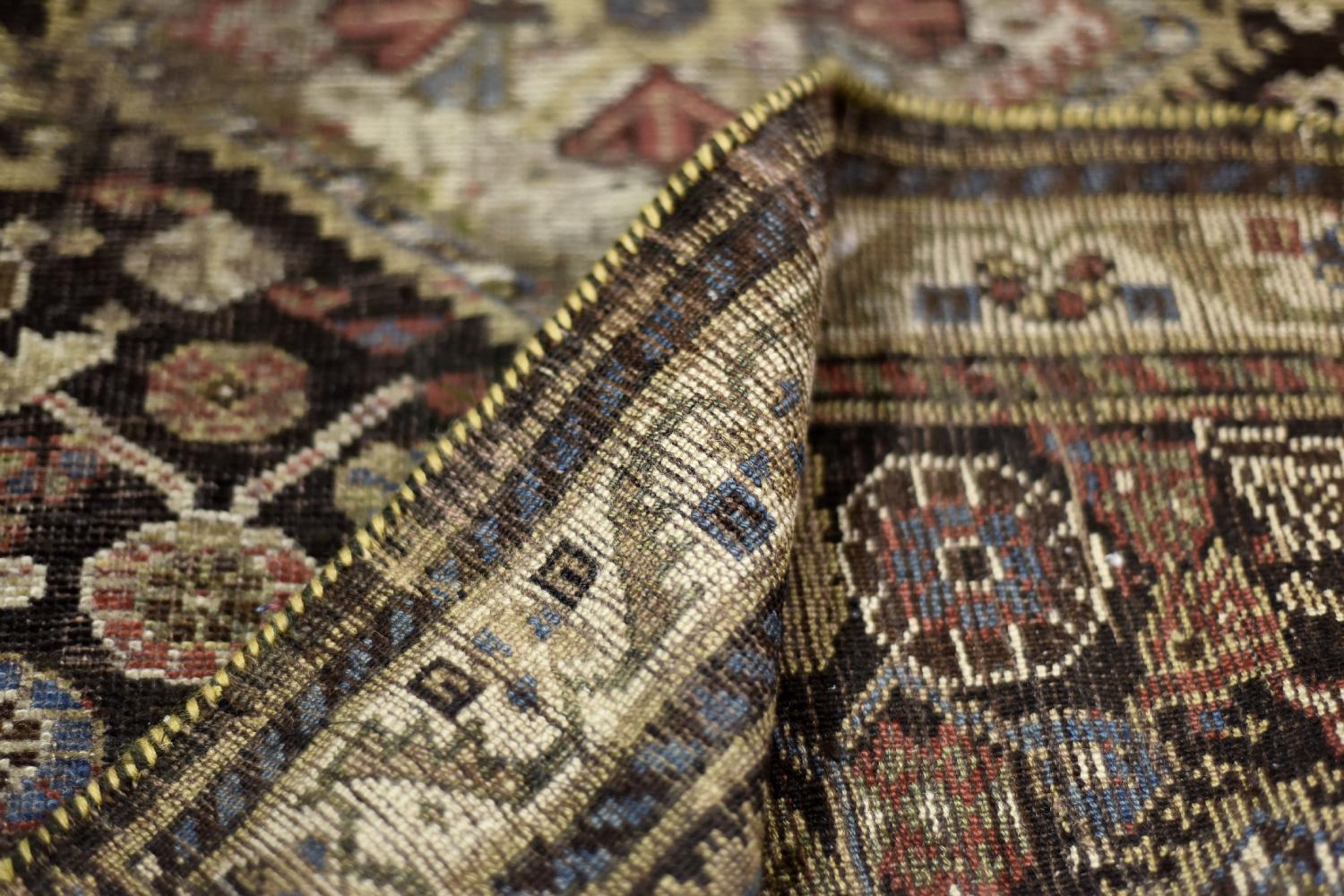 Vintage Hand-Woven Oriental Long Nomadic Qashqai Rug, 1920s in vendita 6