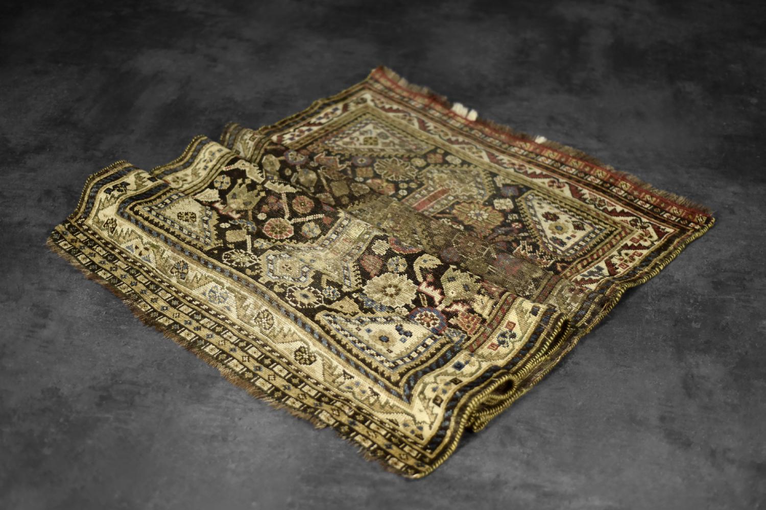 Vintage Hand-Woven Oriental Long Nomadic Qashqai Rug, 1920s in vendita 7