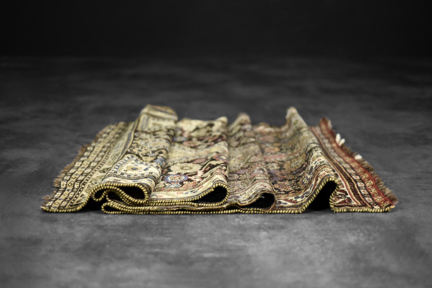 Vintage Hand-Woven Oriental Long Nomadic Qashqai Rug, 1920s in vendita 8